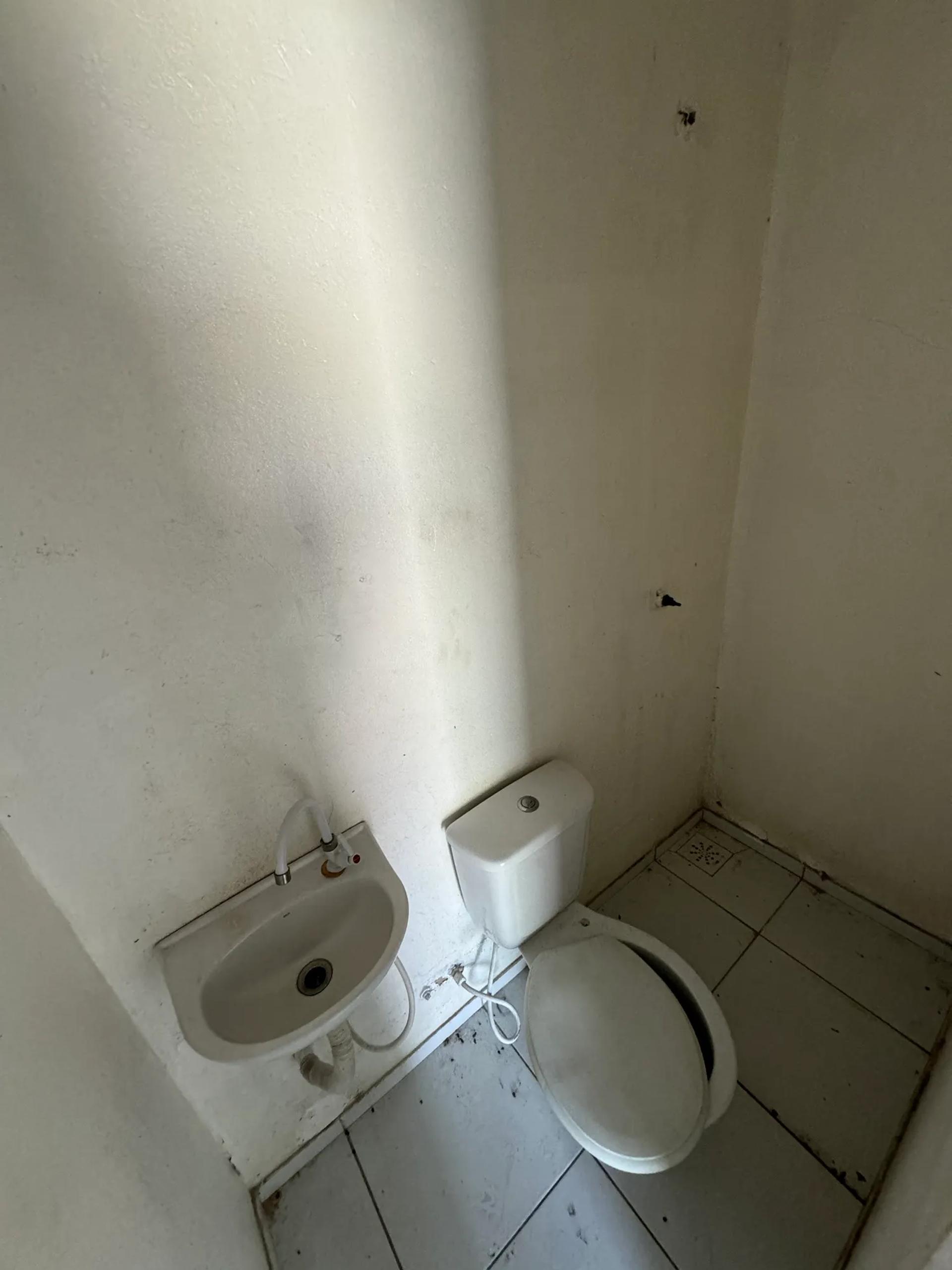 Ponto Comercial na Avenida Presidente Castelo Branco, 84, Moura Brasil em Fortaleza, por R$ 1.600/Mês - Viva Real