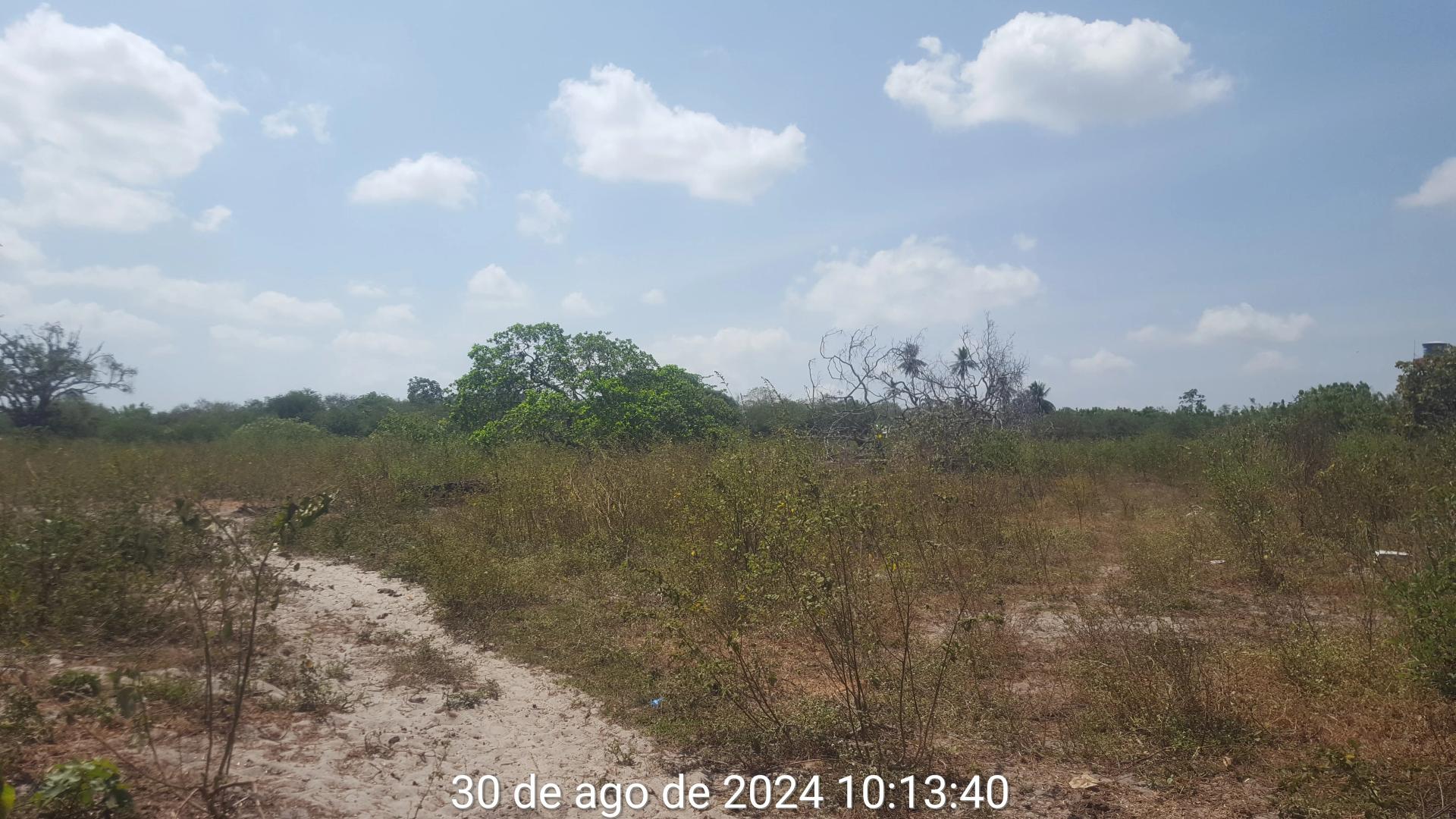 Lote/Terreno na Avenida Manoel Feliciano de Lima, SN, Camara em Aquiraz, por R$ 1.500/Mês - Viva Real