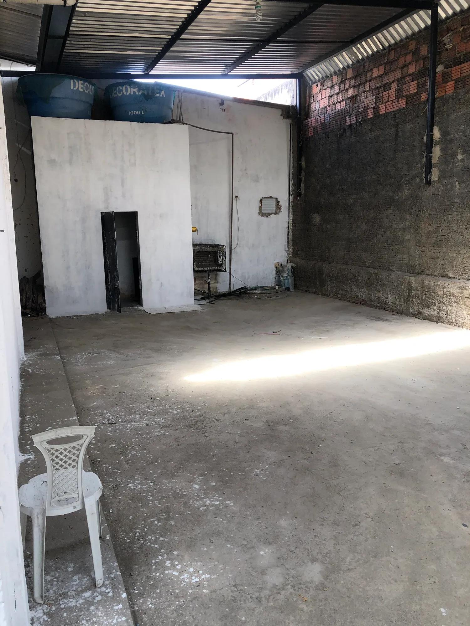 Galpão/Depósito/Armazém na Avenida Juscelino Kubitschek, 3385, Passaré em Fortaleza, por R$ 15.000/Mês - Viva Real