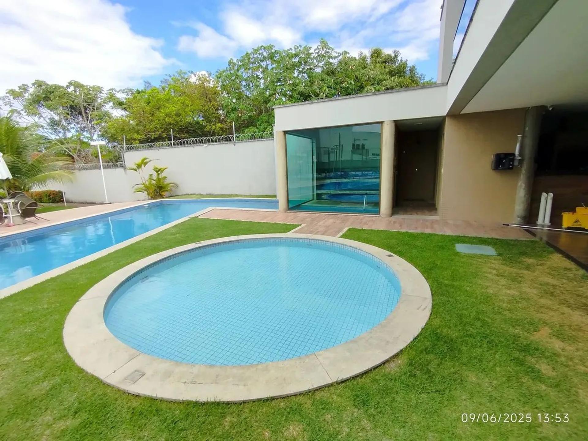 Vende-SE Casa Duplex Próximo AO Shopping DO Eusébio