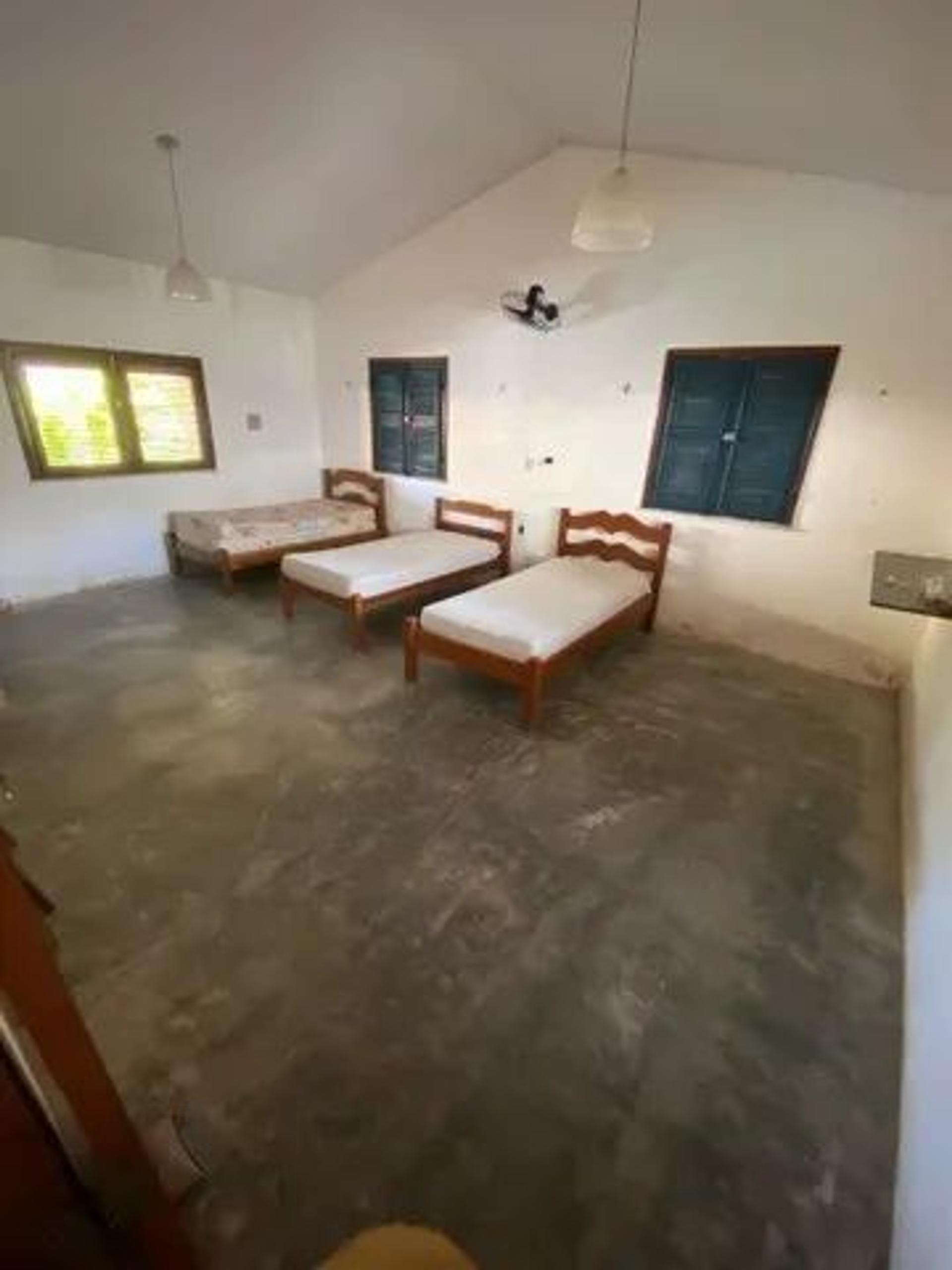 Vende-se casa dúplex localizada na praia do barro preto no Iguape