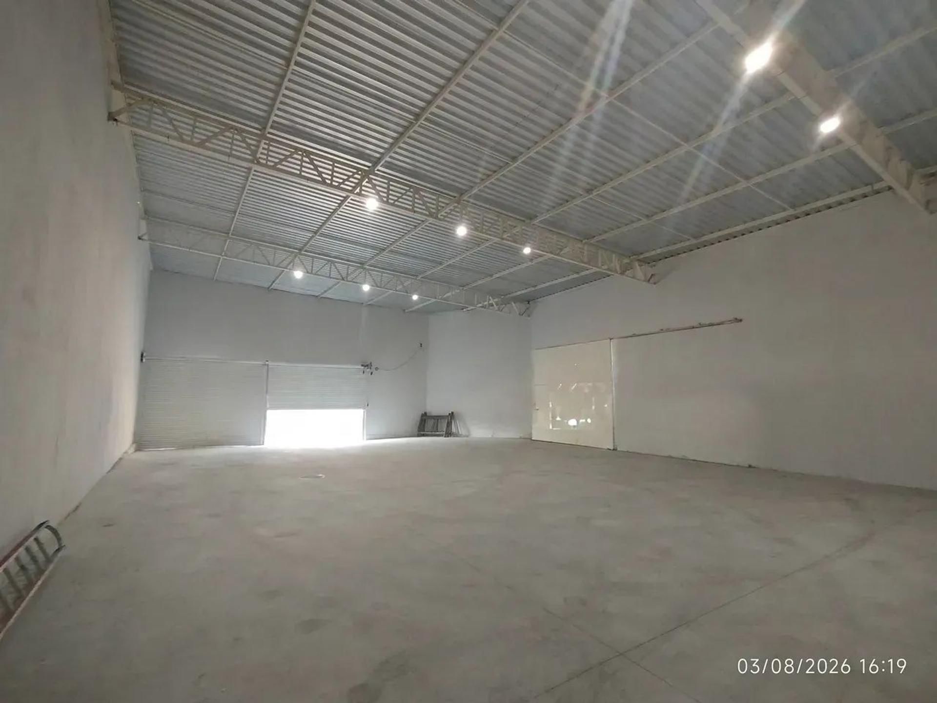 Aluga-SE Galpão Novo Próximo AO Aeroporto