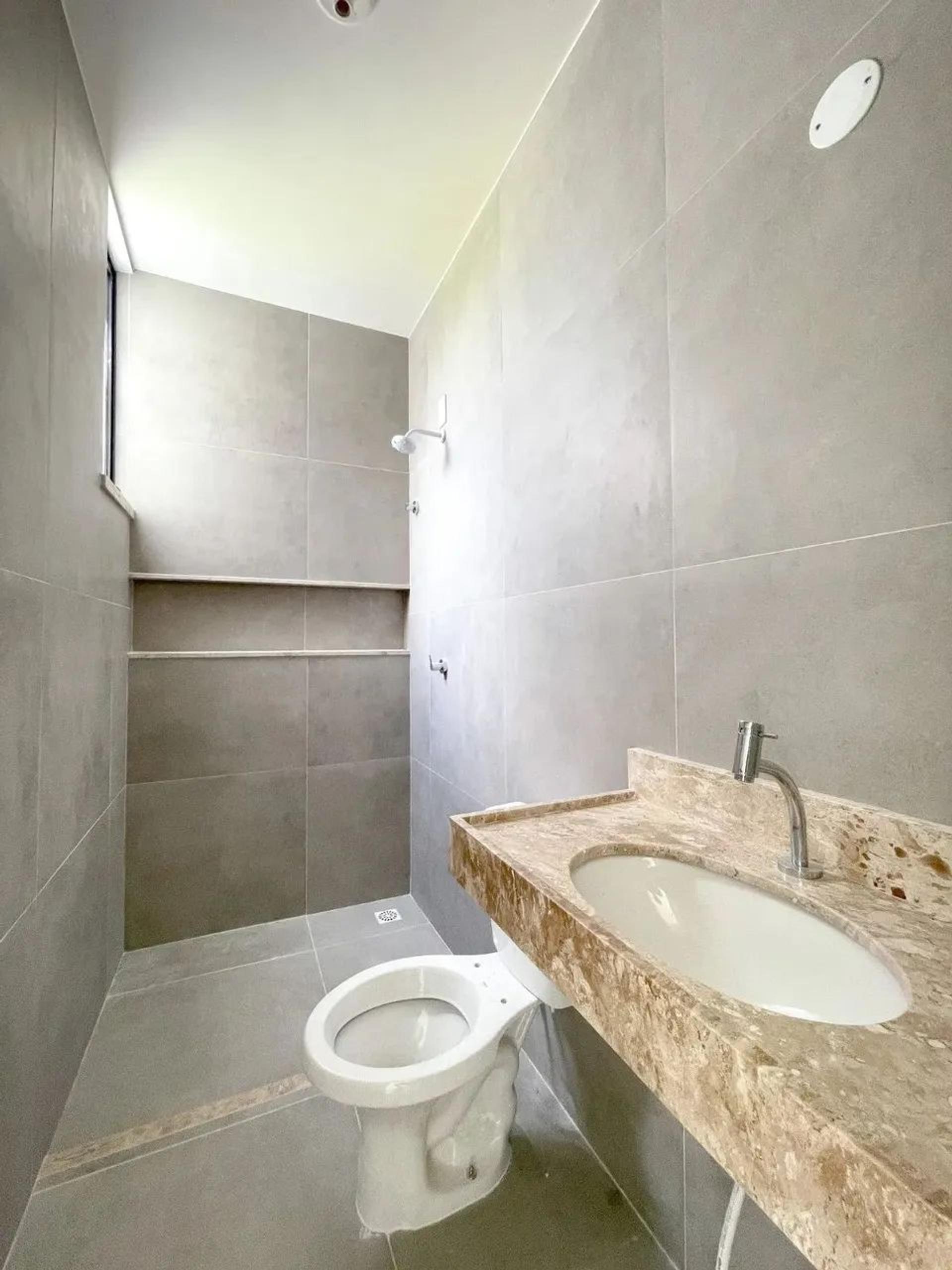 Casa à Venda em Condomínio no Eusébio