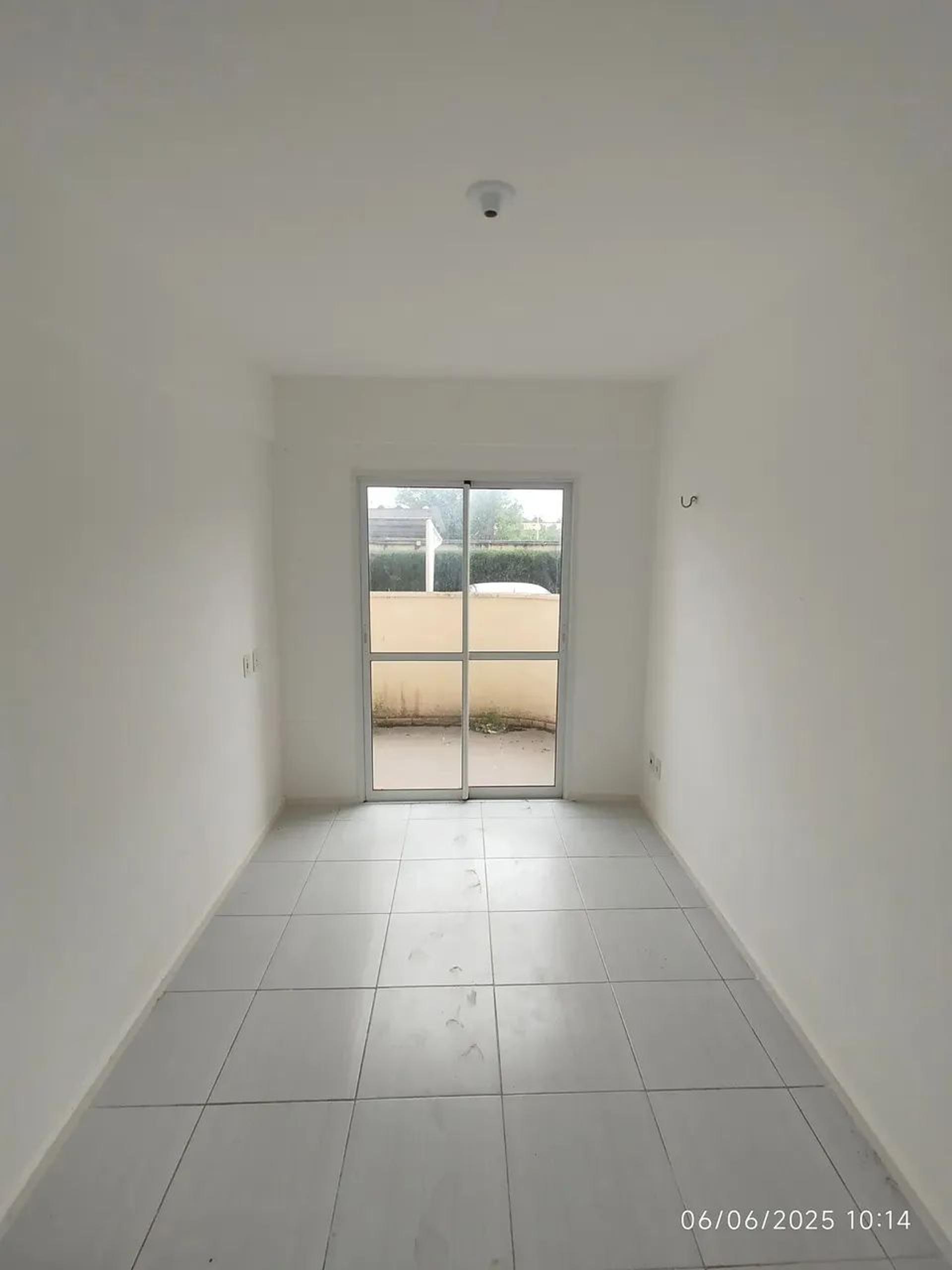 Vende-SE Apartamento DE 02 Quartos Com Elevador E Piscina NA Cajazeiras EM Fortaleza CearÁ