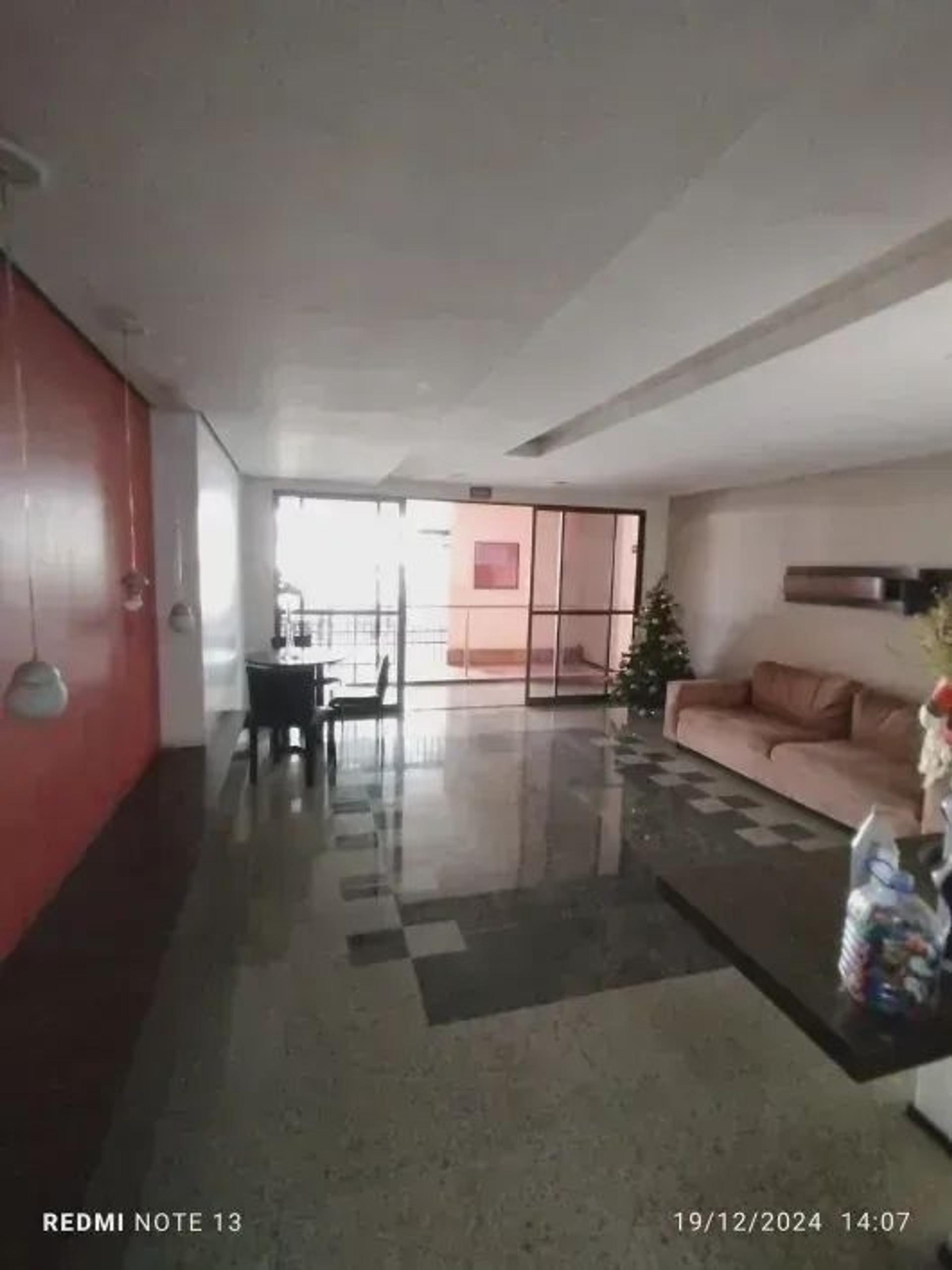 Imobiliaria Iguatu Trás UM Apartamento NO Bairro Meireles