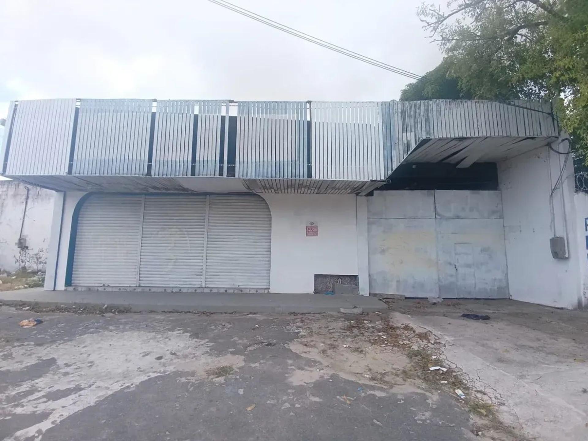 Imóvel para aluguel e venda tem 300 metros quadrados em Serrinha - Fortaleza - CE