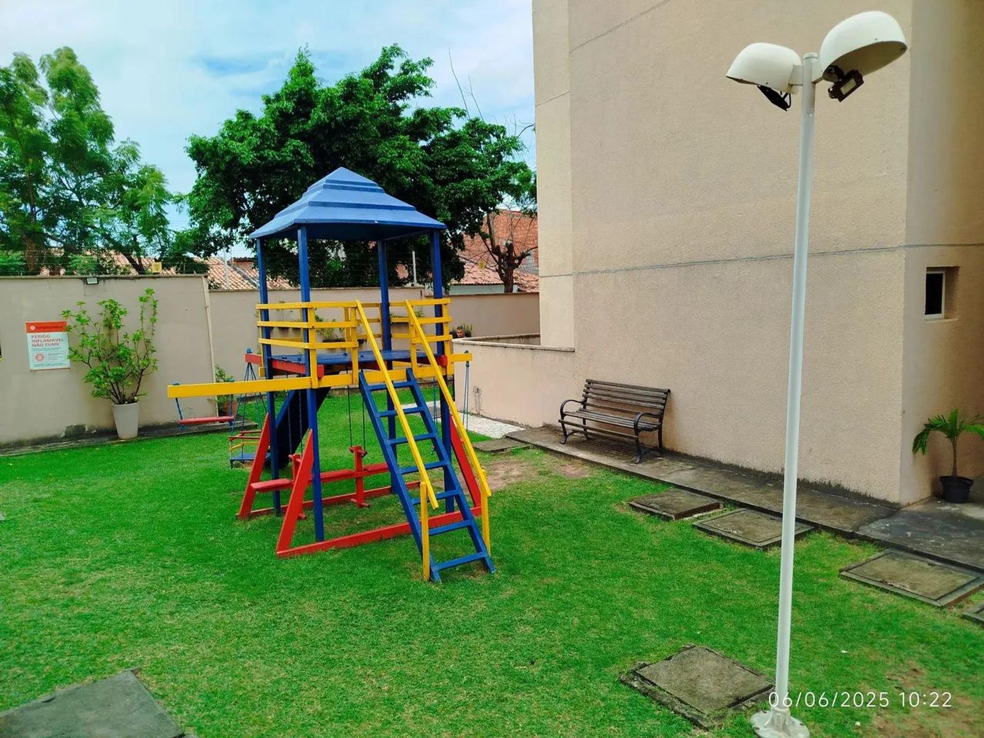 Vende-SE Apartamento DE 02 Quartos Com Elevador E Piscina NA Cajazeiras EM Fortaleza CearÁ