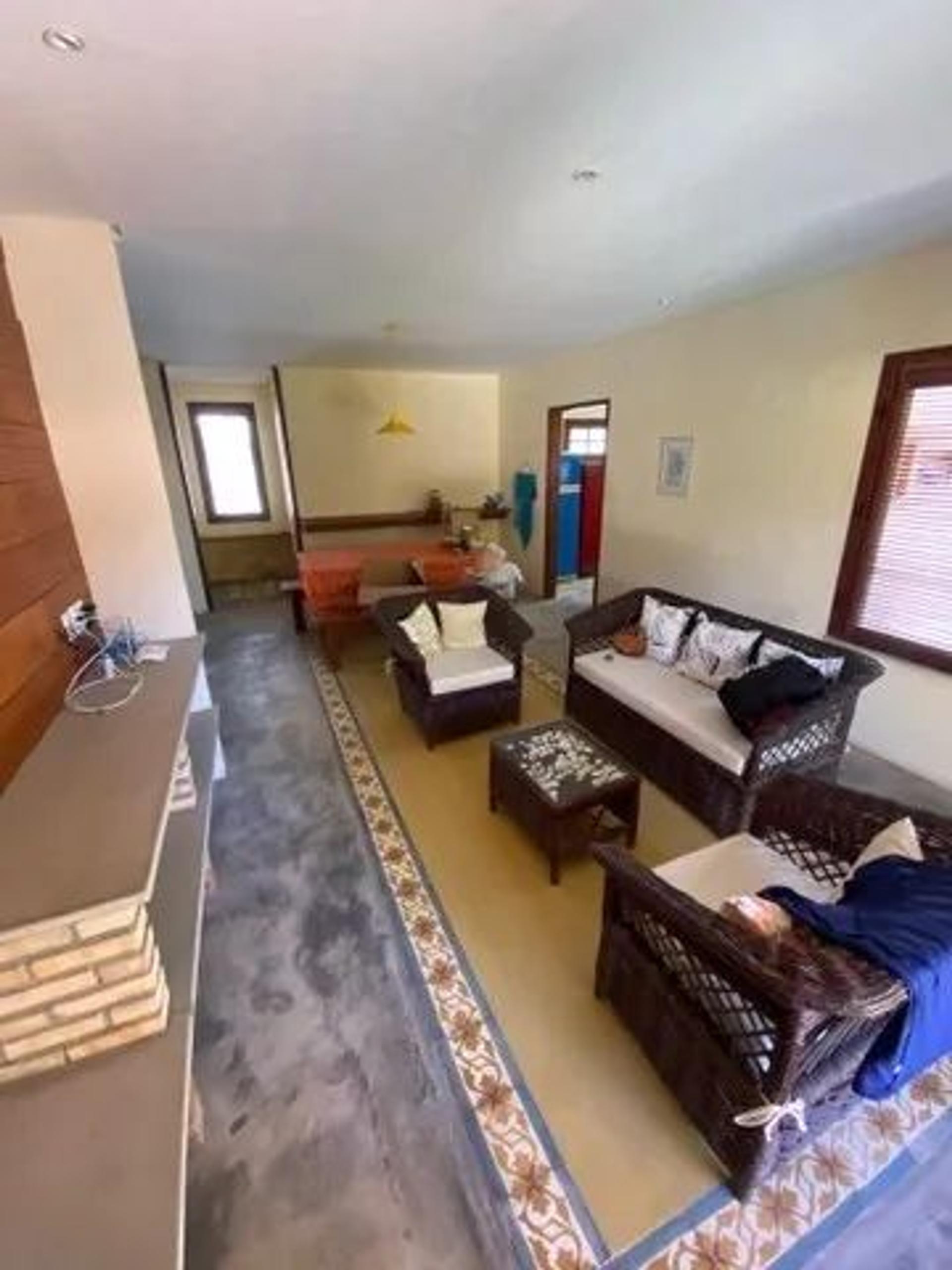 Vende-se casa dúplex localizada na praia do barro preto no Iguape