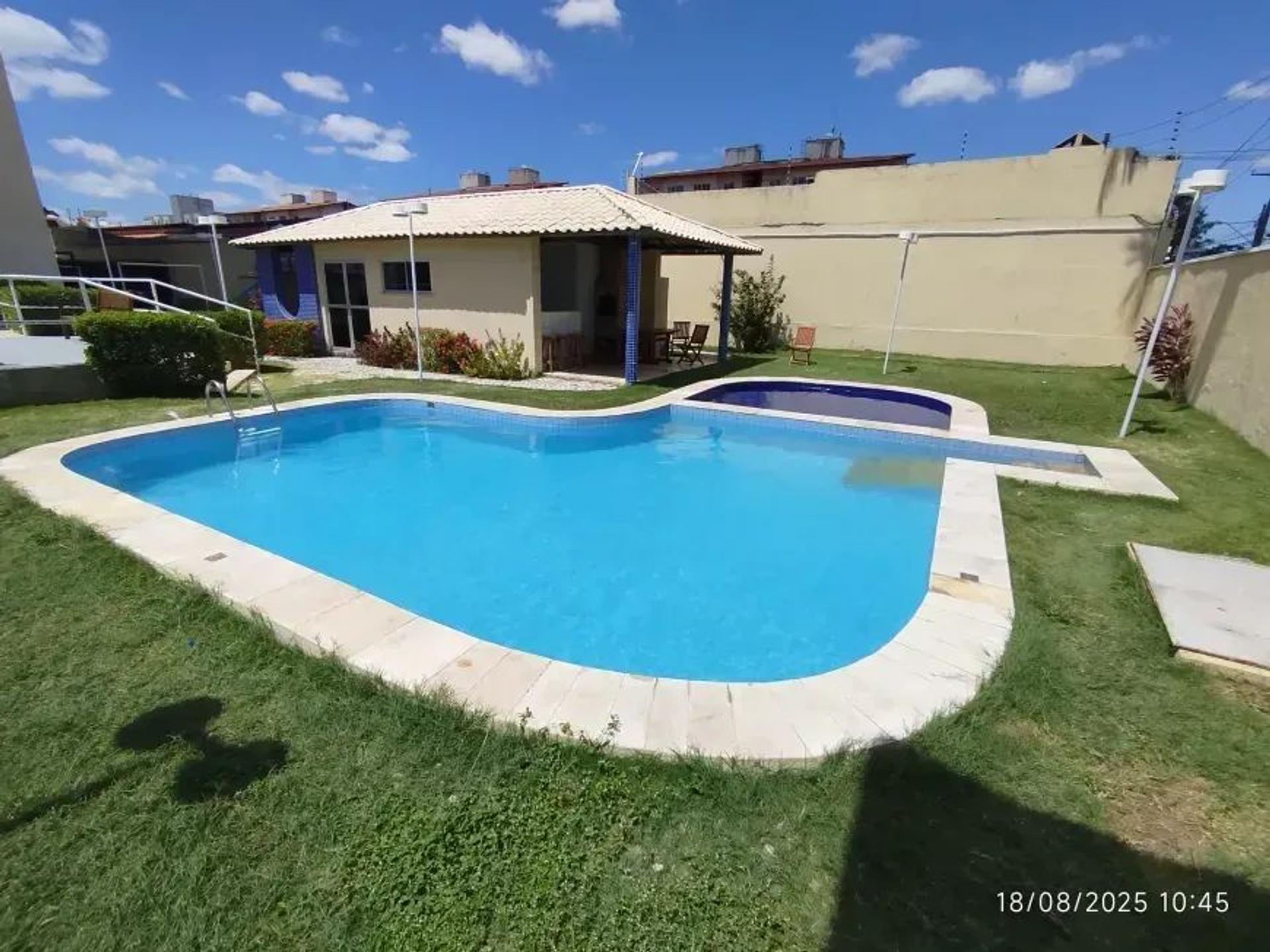 Aluga-SE Apartamento DE 03 Quartos NO PassarÉ Andar Alto