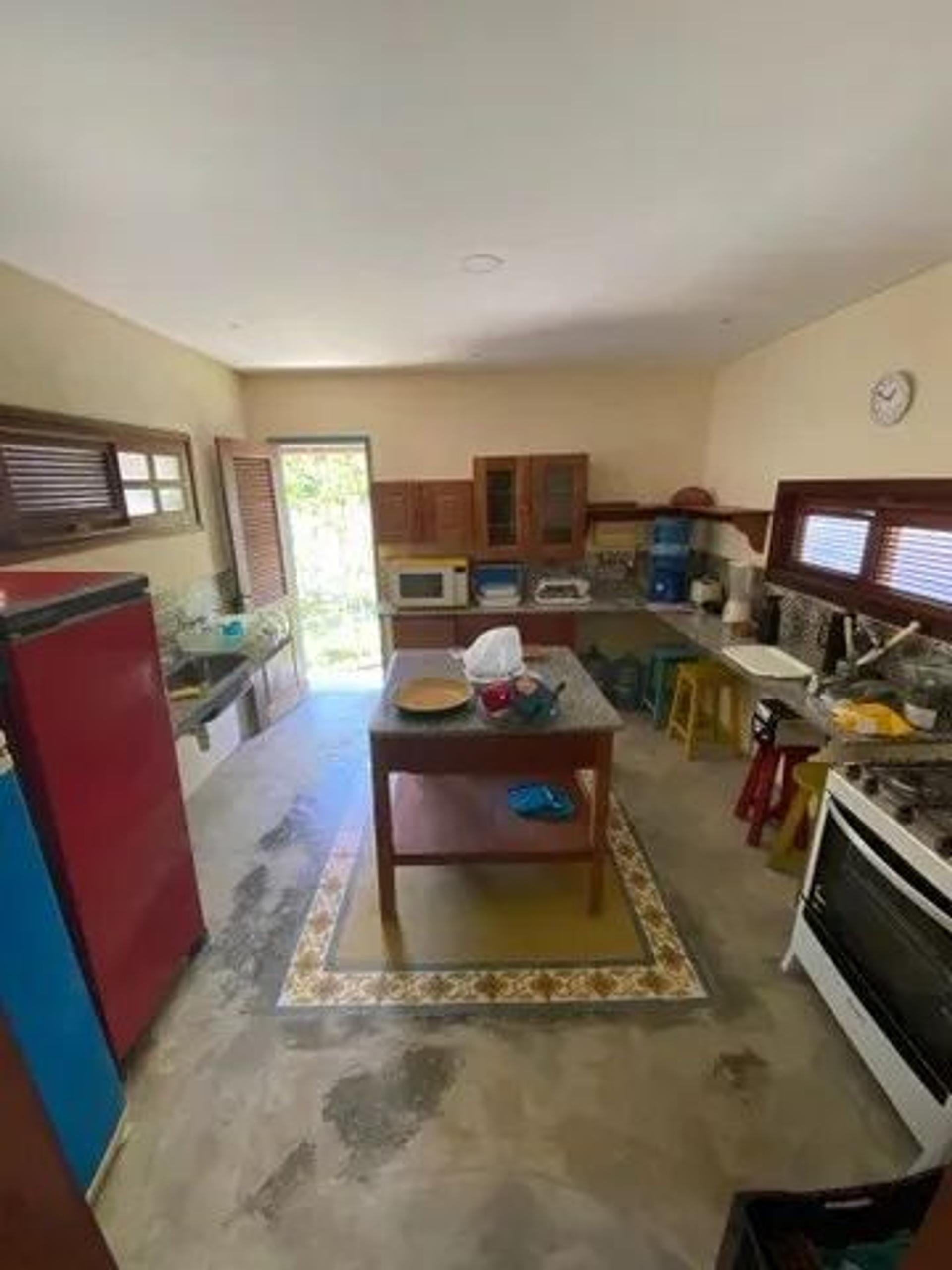 Vende-se casa dúplex localizada na praia do barro preto no Iguape