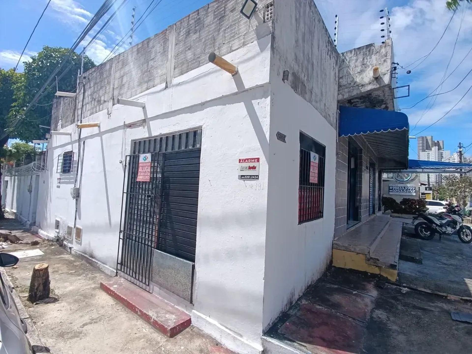 Aluga-SE Ponto Comercial DE Esquina NA Rua Pereira Filgueiras.