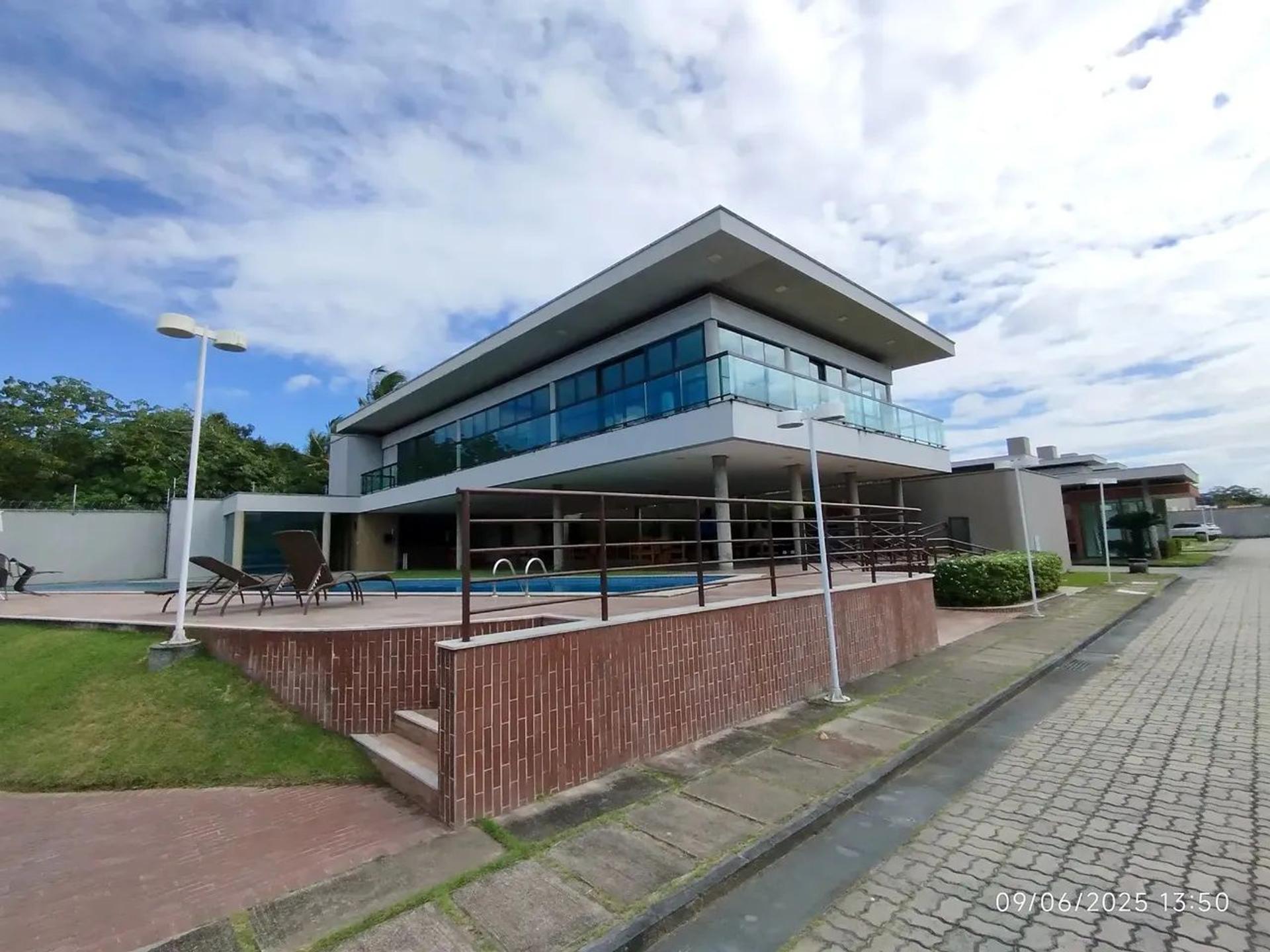 Vende-SE Casa Duplex Próximo AO Shopping DO Eusébio