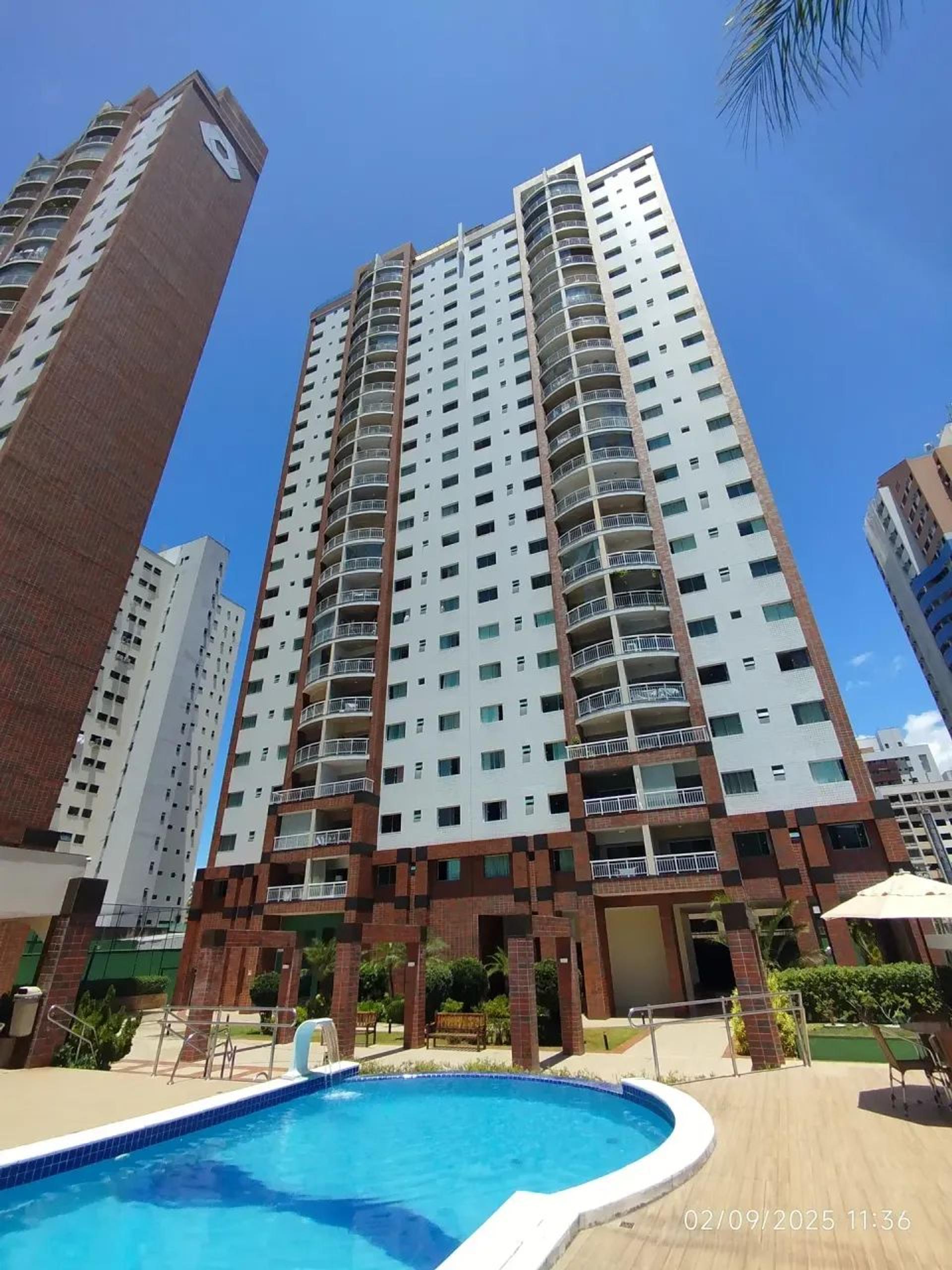 Aluga-SE Apartamento DE 03 Suítes NO Bairro Meireles
