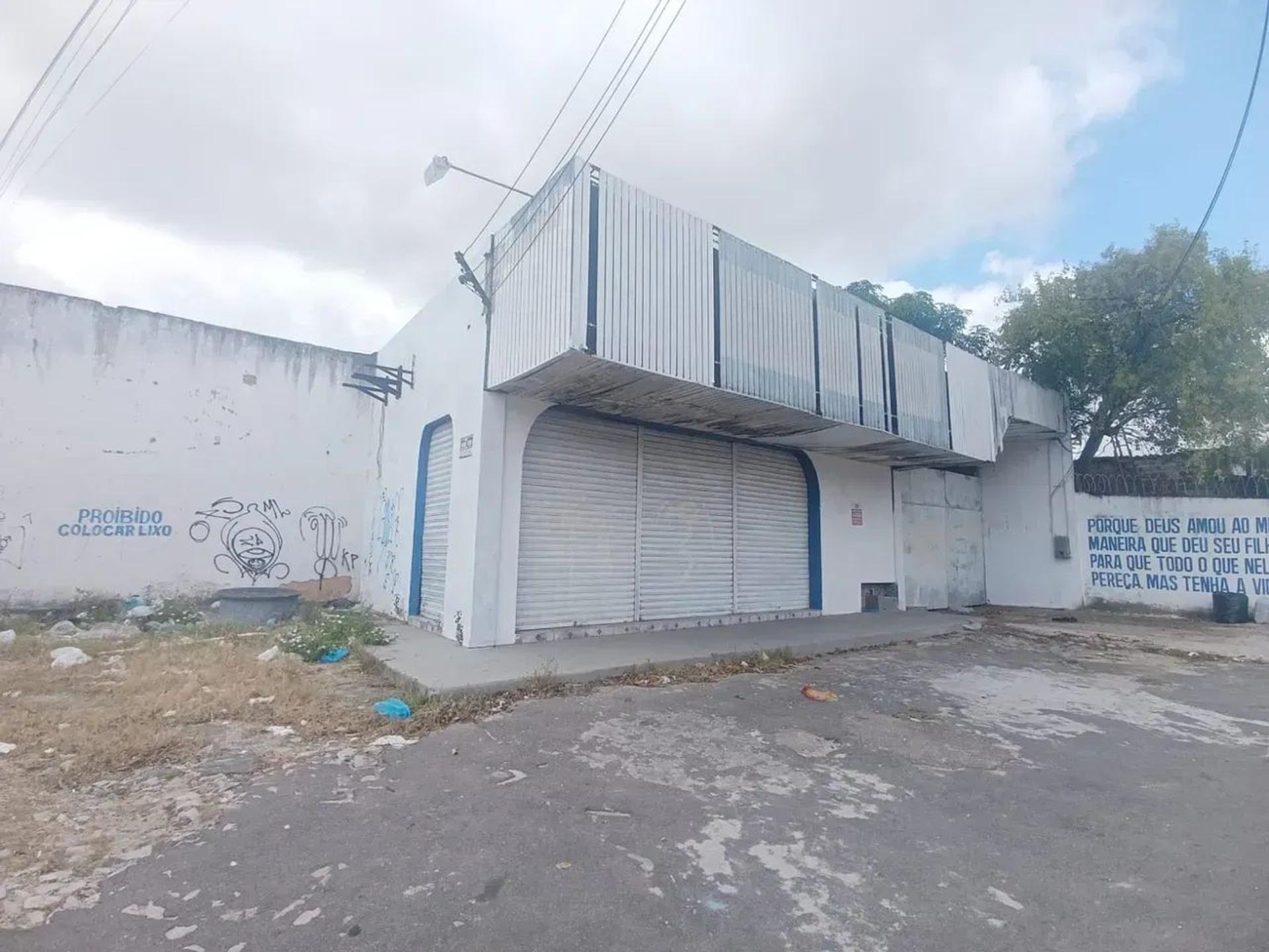 Imóvel para aluguel e venda tem 300 metros quadrados em Serrinha - Fortaleza - CE