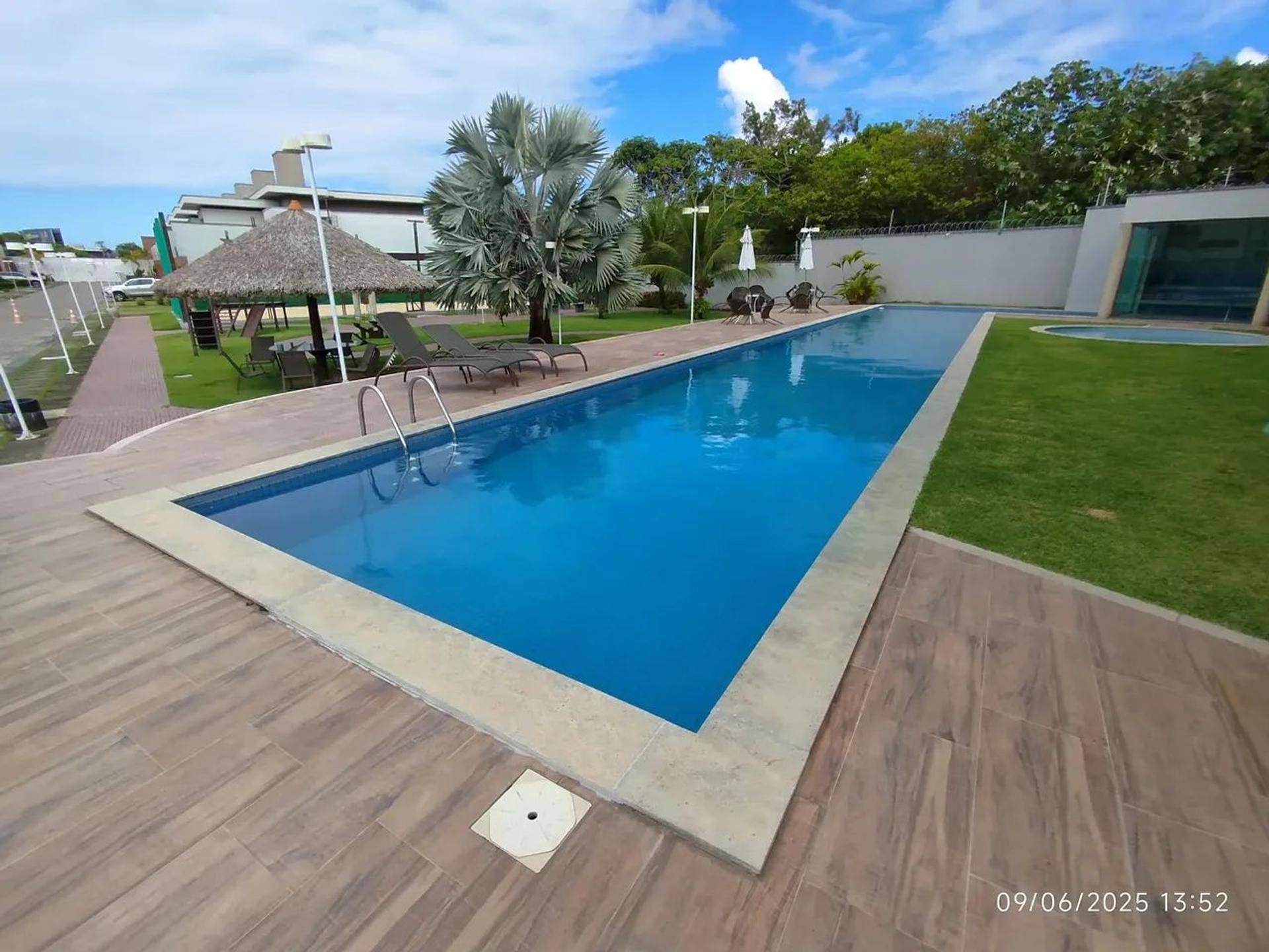 Vende-SE Casa Duplex Próximo AO Shopping DO Eusébio
