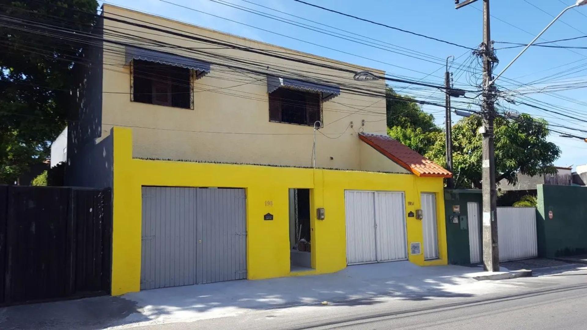 Aluga- SE Casa Altos Com 04 Quartos NO Damas EM Fortaleza