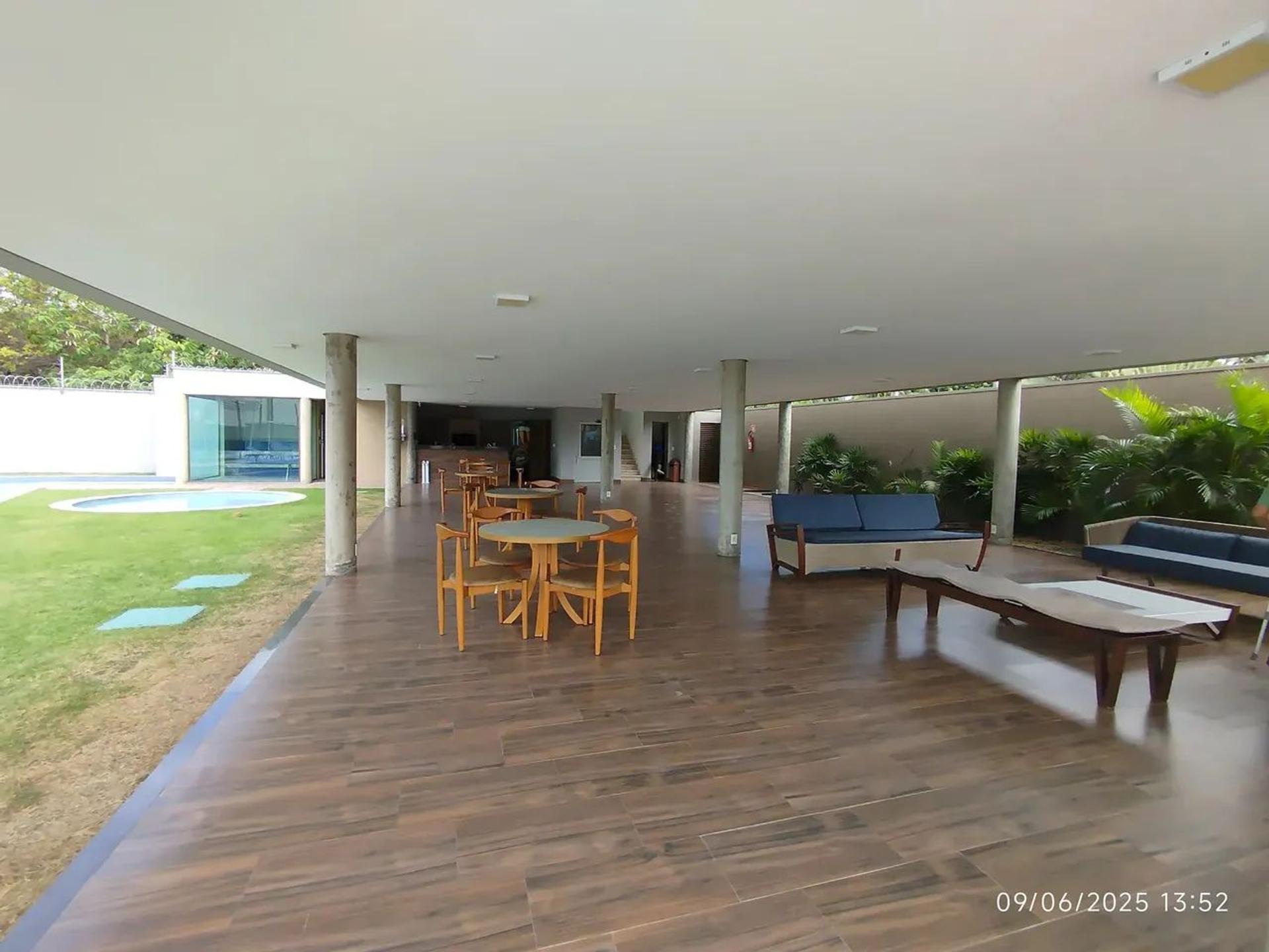 Vende-SE Casa Duplex Próximo AO Shopping DO Eusébio