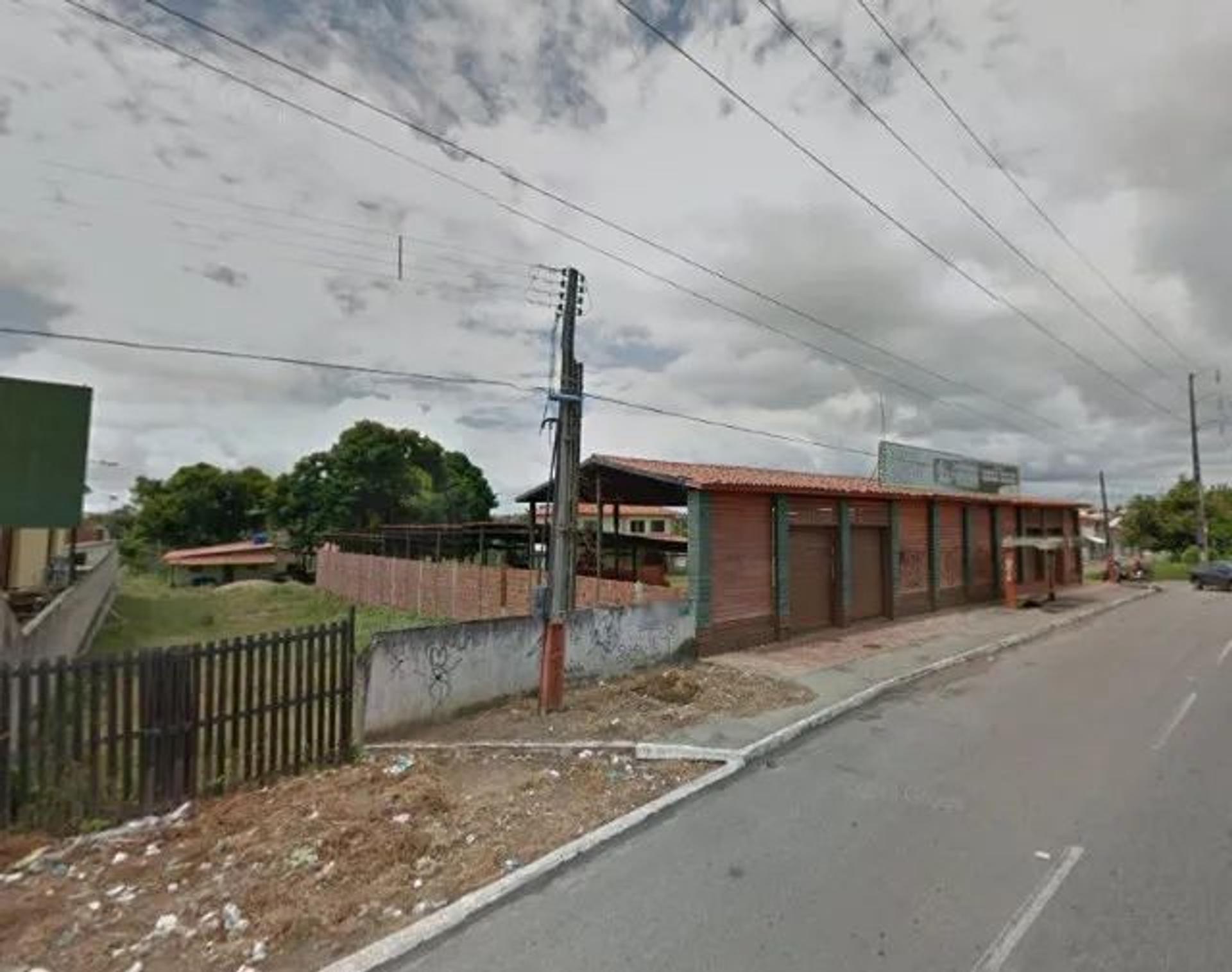Aluga-se Terreno e Loja na Continuação da Av. Godofredo Maciel em Fortaleza