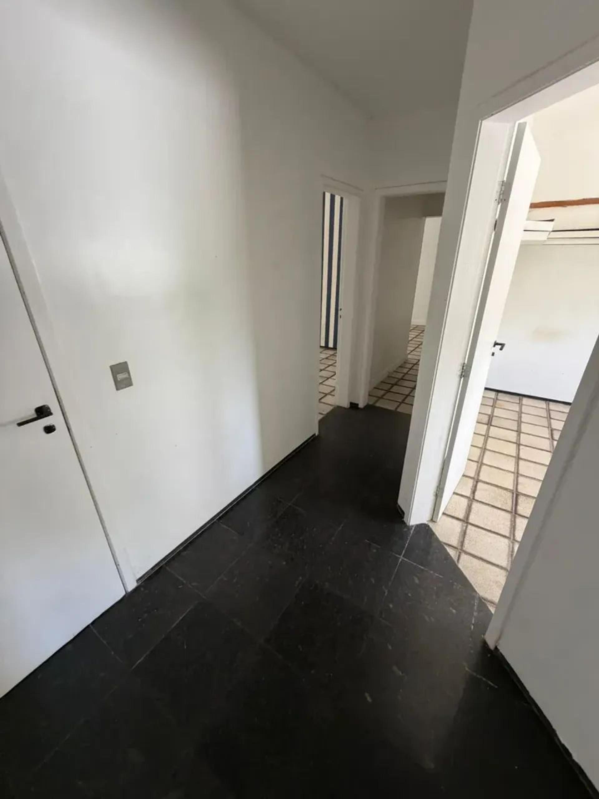 Apartamento À Venda No Meireles