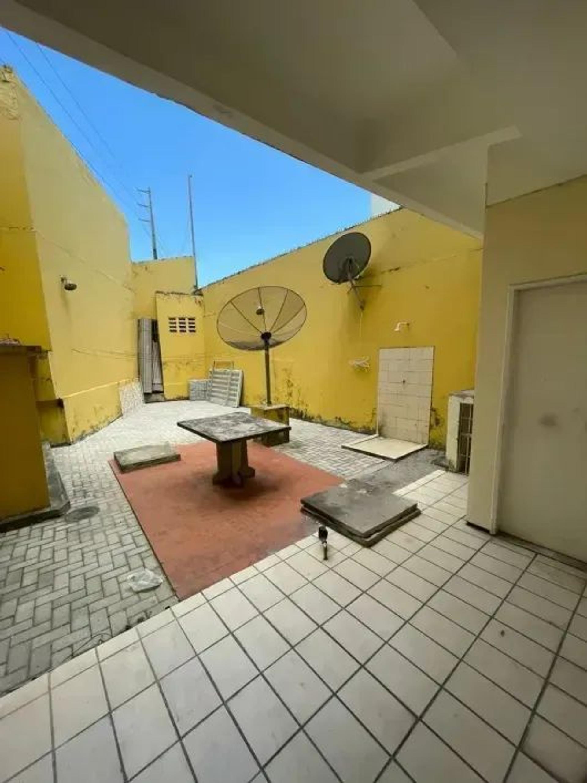 Imóvel para aluguel tem 90 metros quadrados com 2 quartos em Centro - Fortaleza - CE