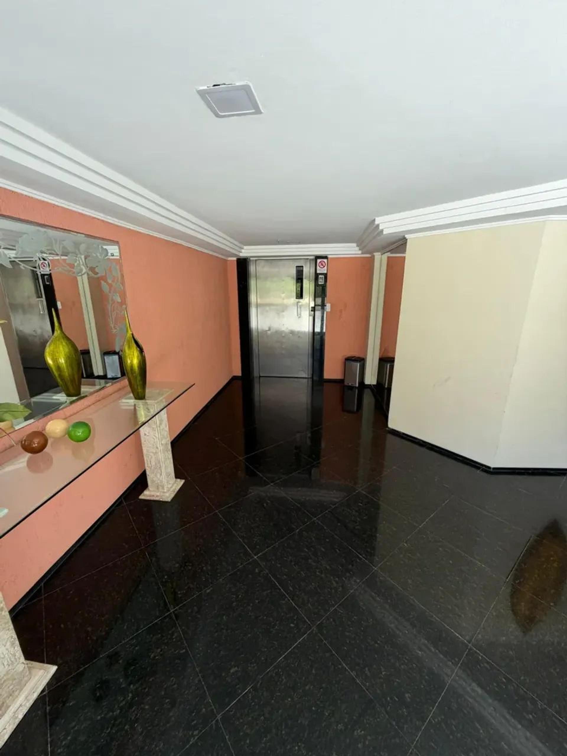 Apartamento À Venda No Meireles