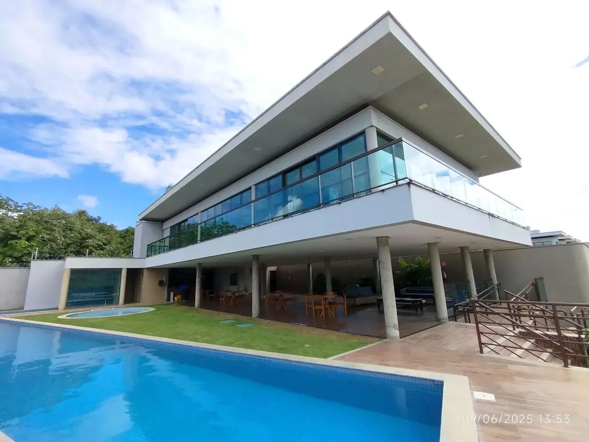 Vende-SE Casa Duplex Próximo AO Shopping DO Eusébio