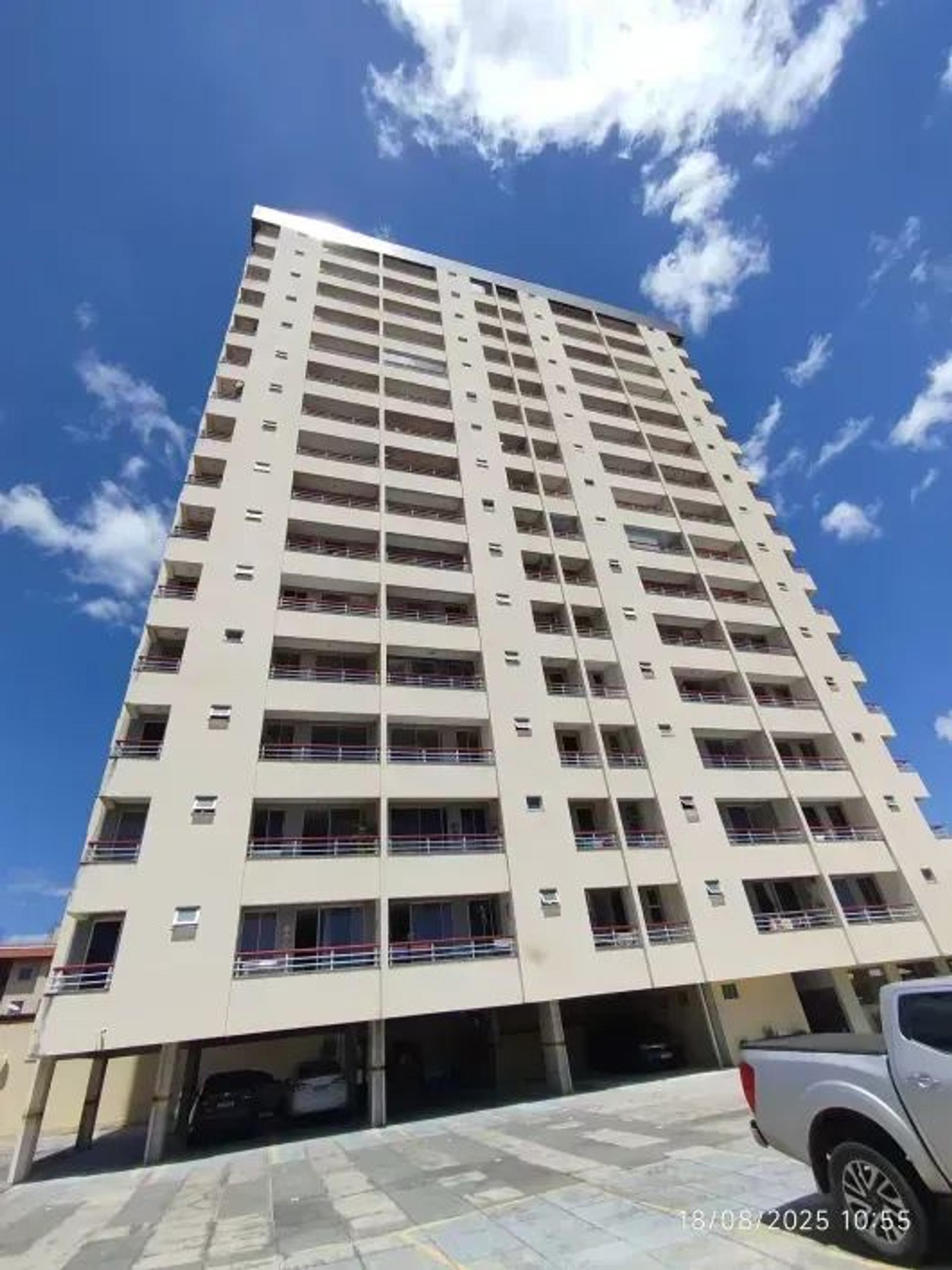 Aluga-SE Apartamento DE 03 Quartos NO PassarÉ Andar Alto