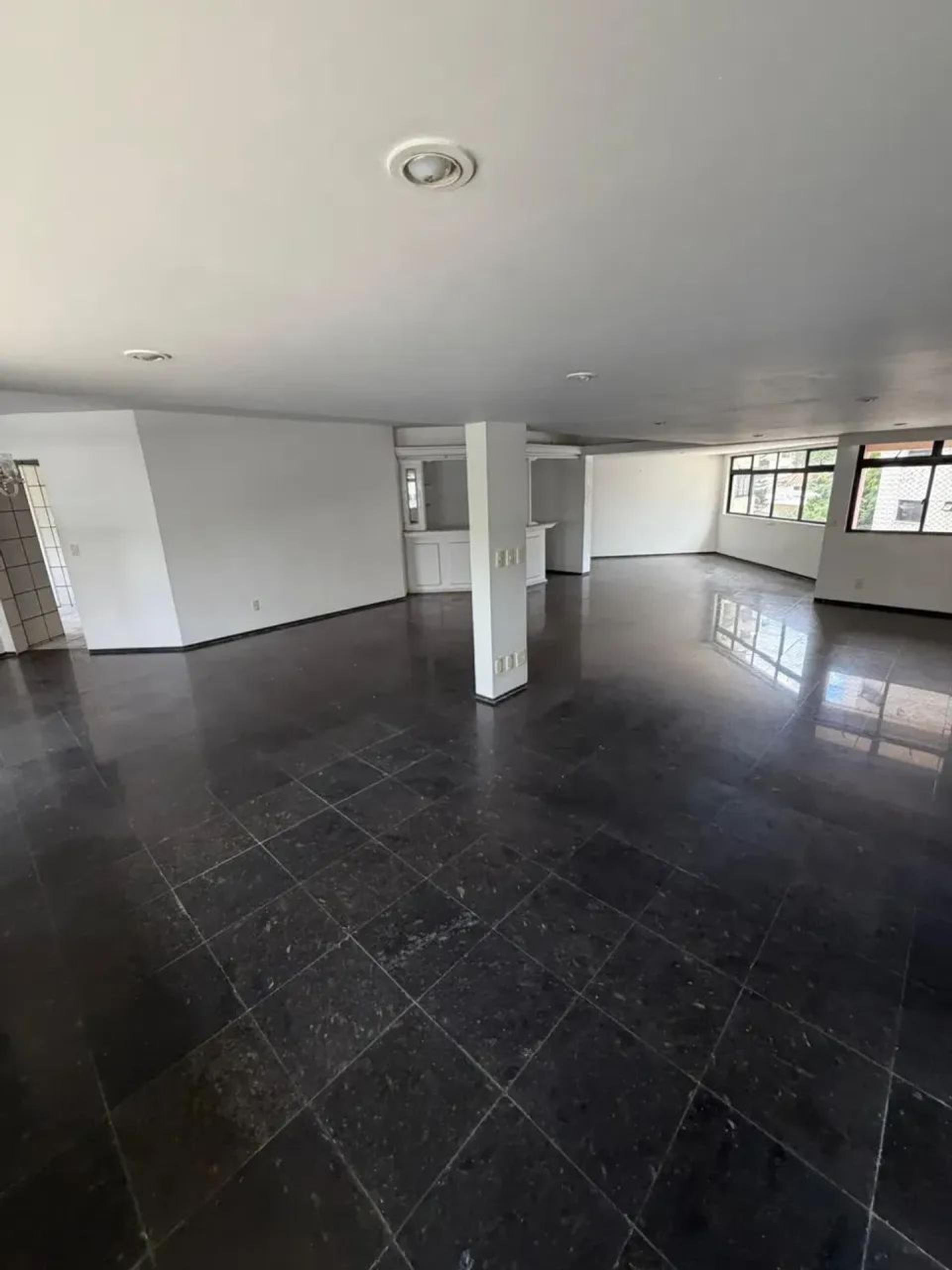 Apartamento À Venda No Meireles