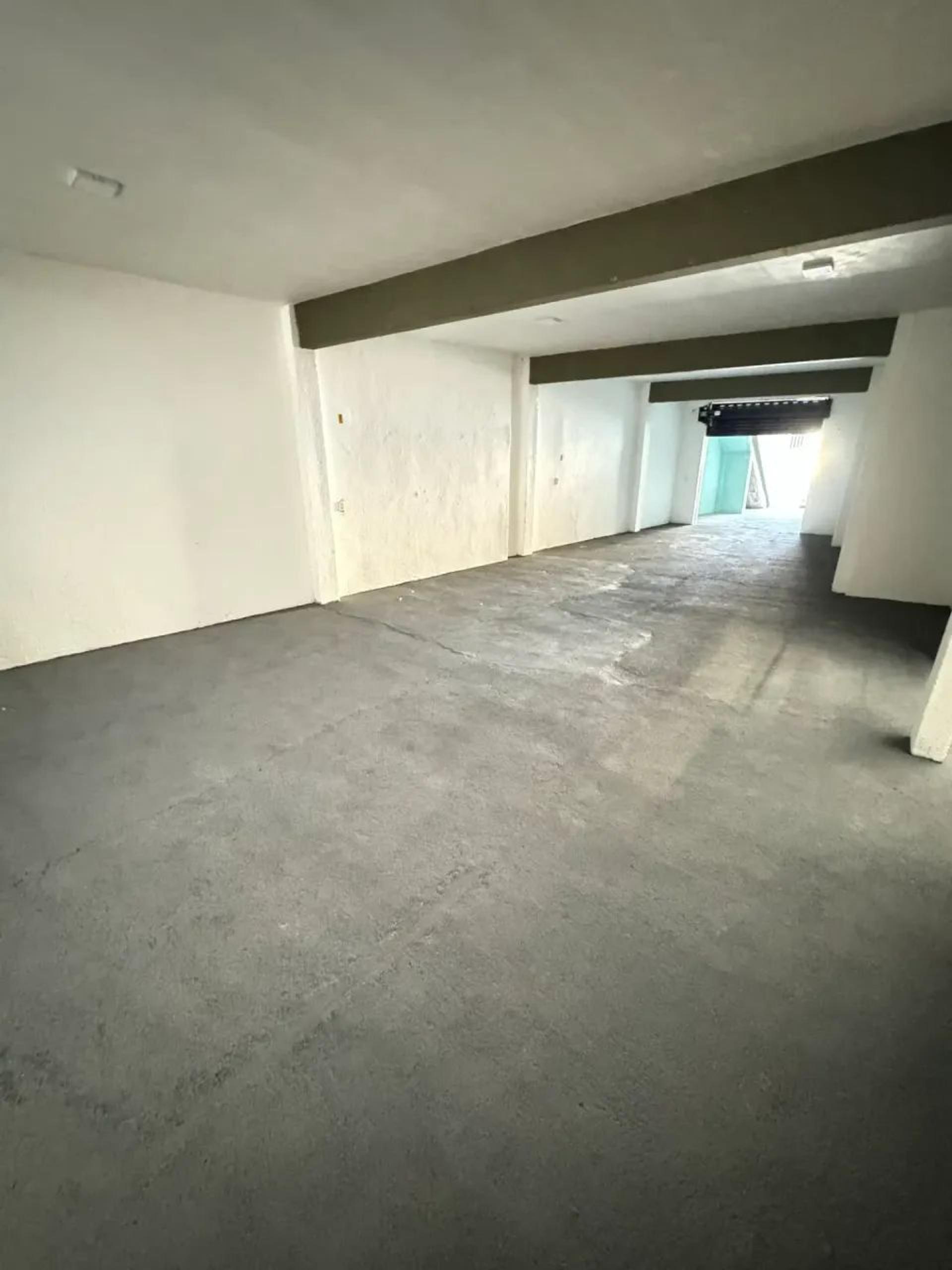 Aluga-Se Galpão Próximo a Rua Padre Valdevino