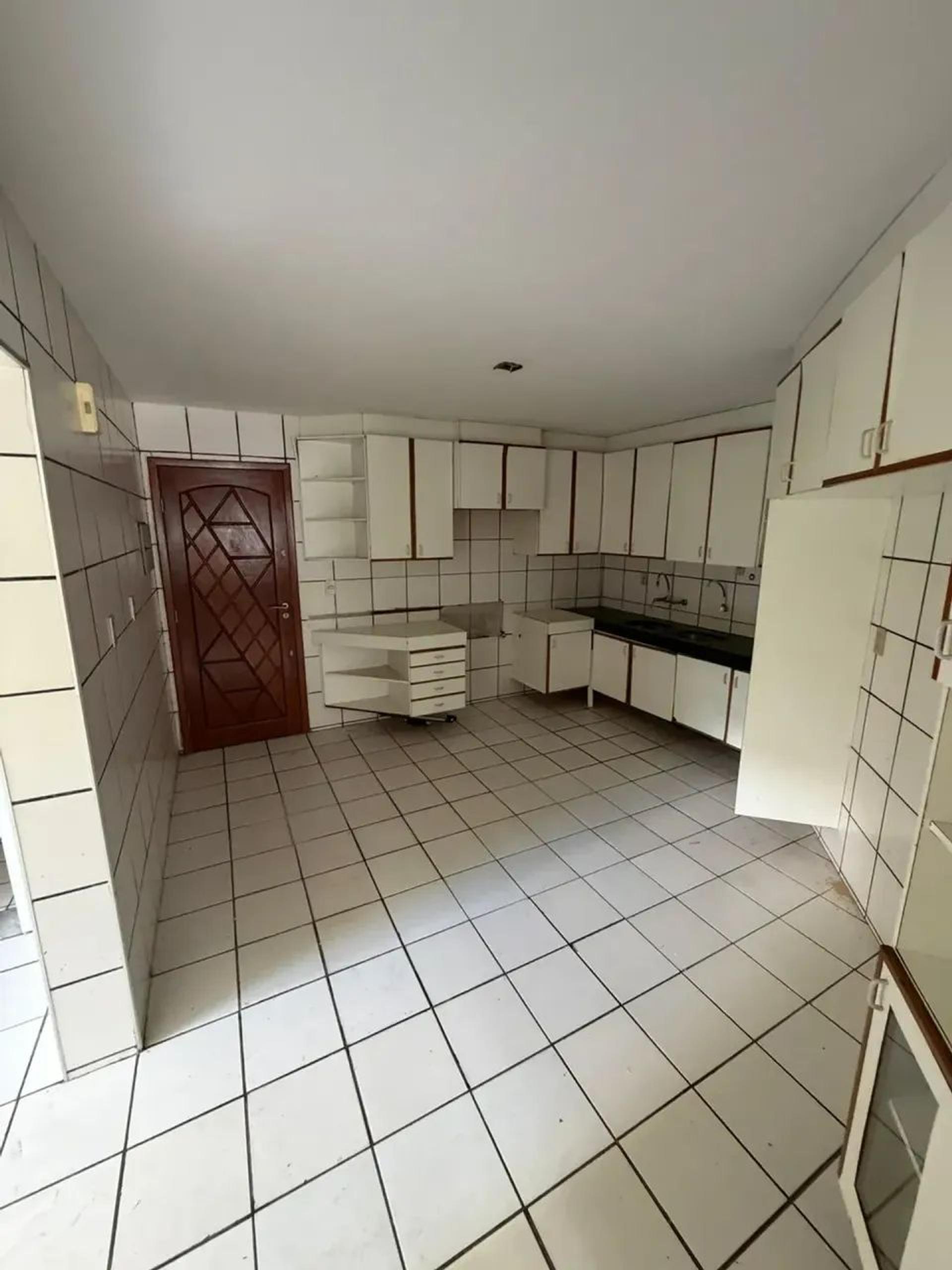 Apartamento À Venda No Meireles