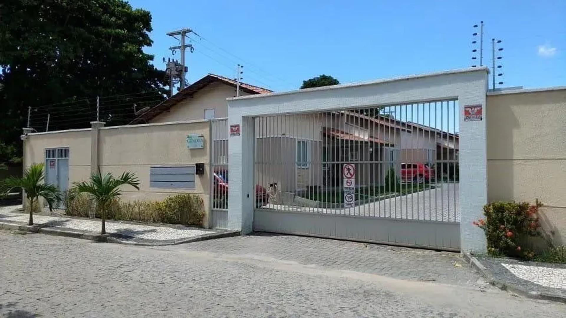 Casa de Condomínio na Rua Curitiba, 475, Mestre Antonio em Caucaia, por R$ 170.000 - Viva Real