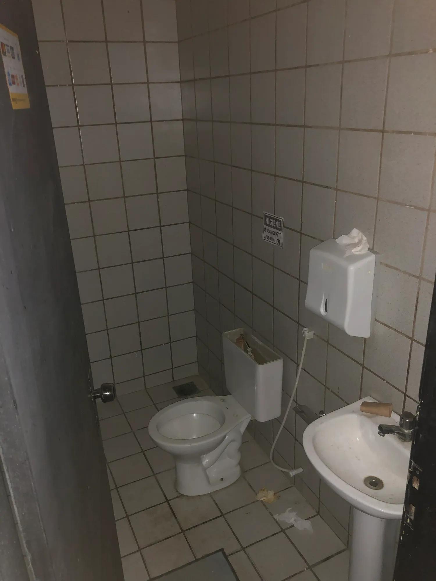 Galpão/Depósito/Armazém na Avenida Juscelino Kubitschek, 3385, Passaré em Fortaleza, por R$ 15.000/Mês - Viva Real