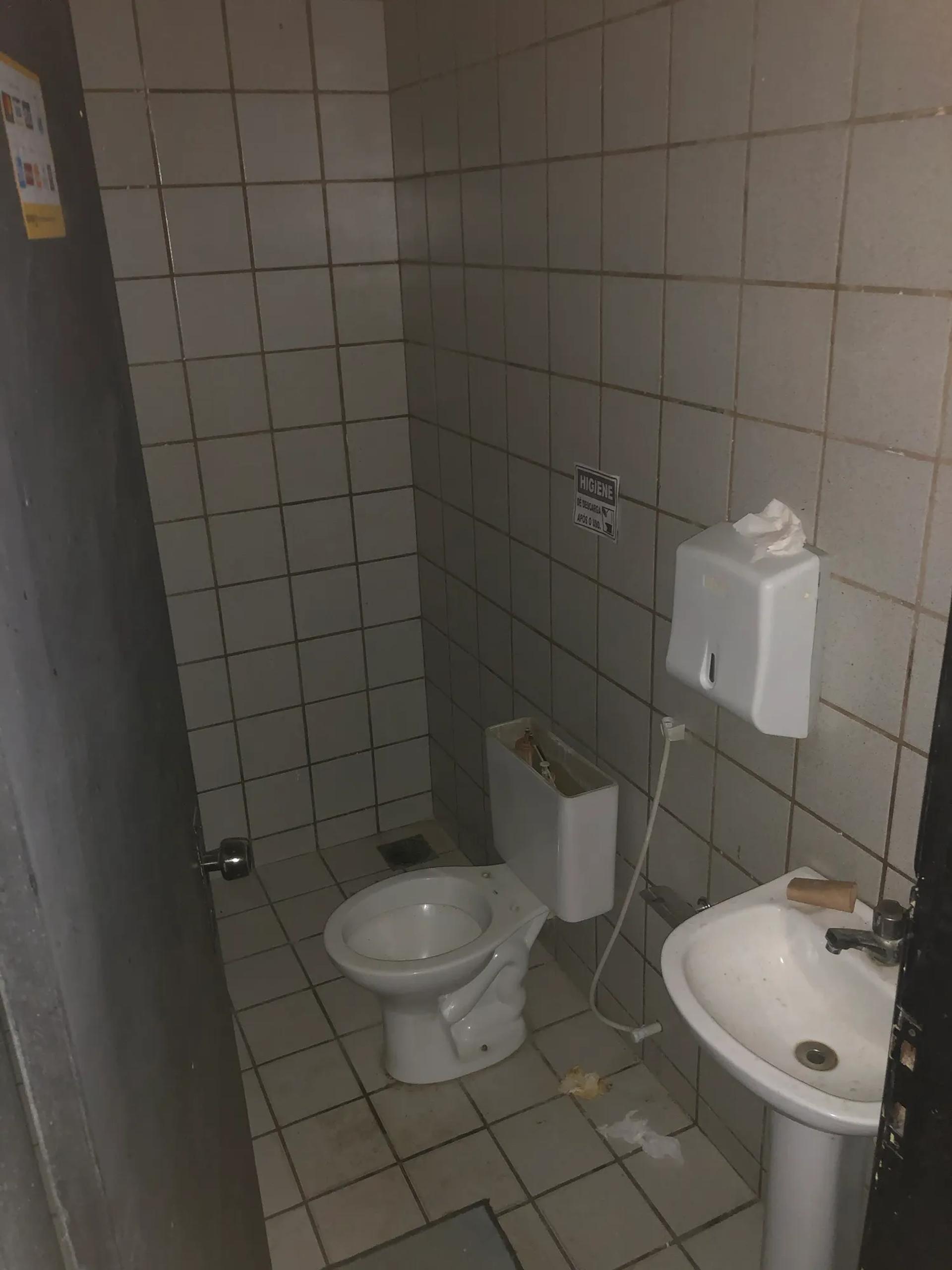 Galpão/Depósito/Armazém na Avenida Juscelino Kubitschek, 3385, Passaré em Fortaleza, por R$ 15.000/Mês - Viva Real