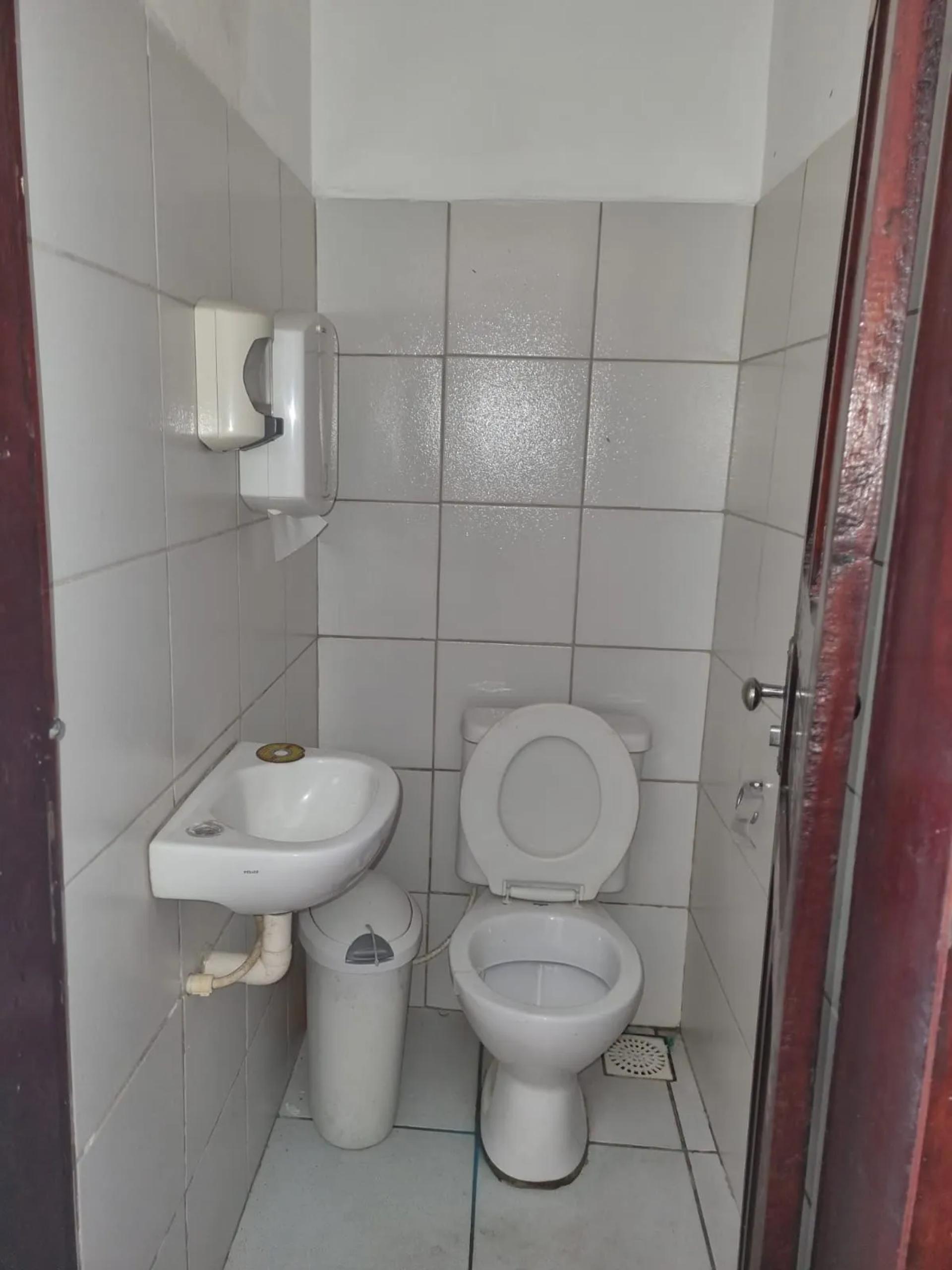 Prédio Comercial na Avenida Dom Manuel, 1063, Centro em Fortaleza, por R$ 4.500/Mês - Viva Real