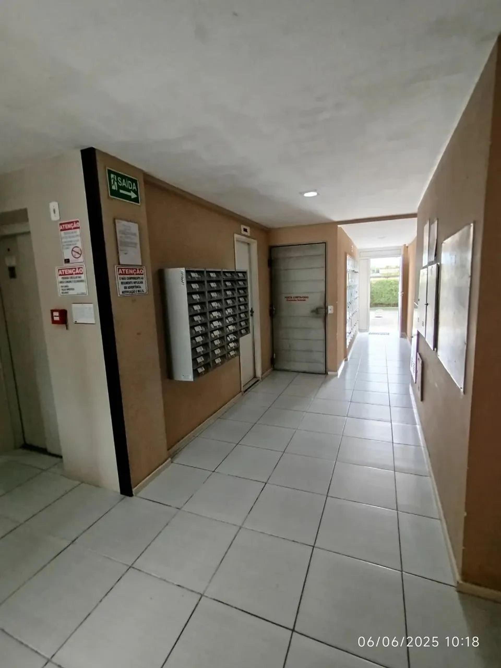 Vende-SE Apartamento DE 02 Quartos Com Elevador E Piscina NA Cajazeiras EM Fortaleza CearÁ