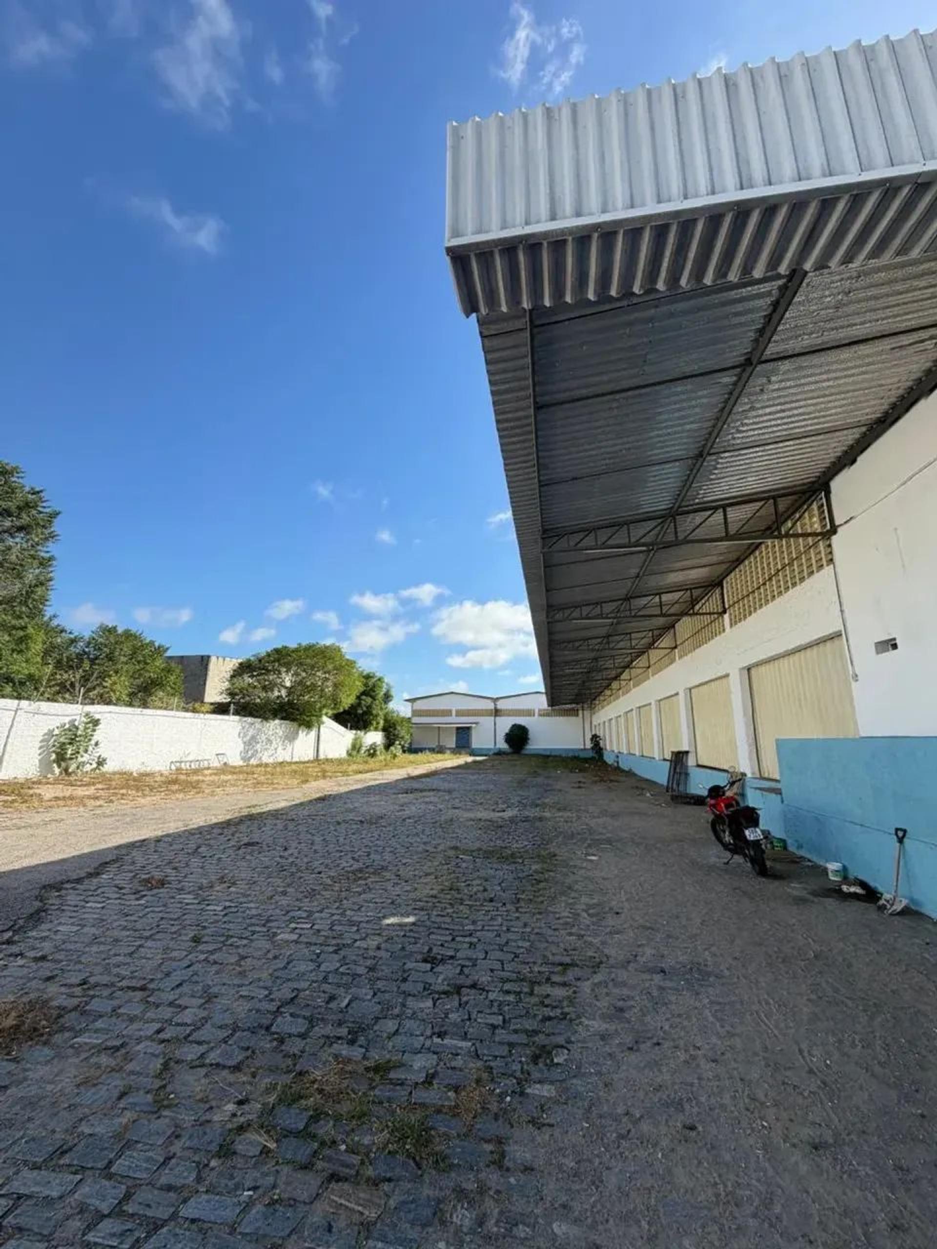 Aluga-Se Galpão Próximo À BR 116
