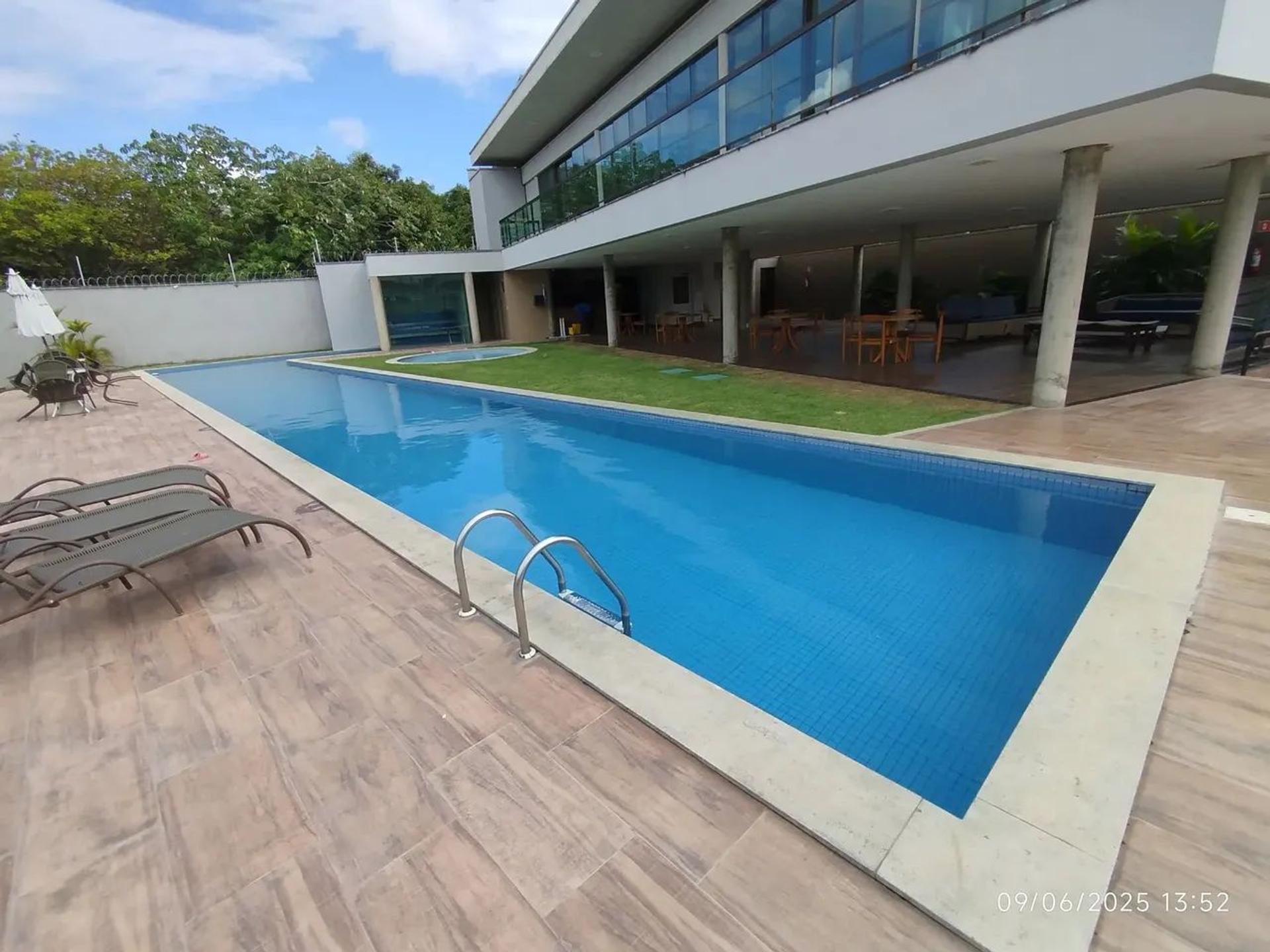 Vende-SE Casa Duplex Próximo AO Shopping DO Eusébio