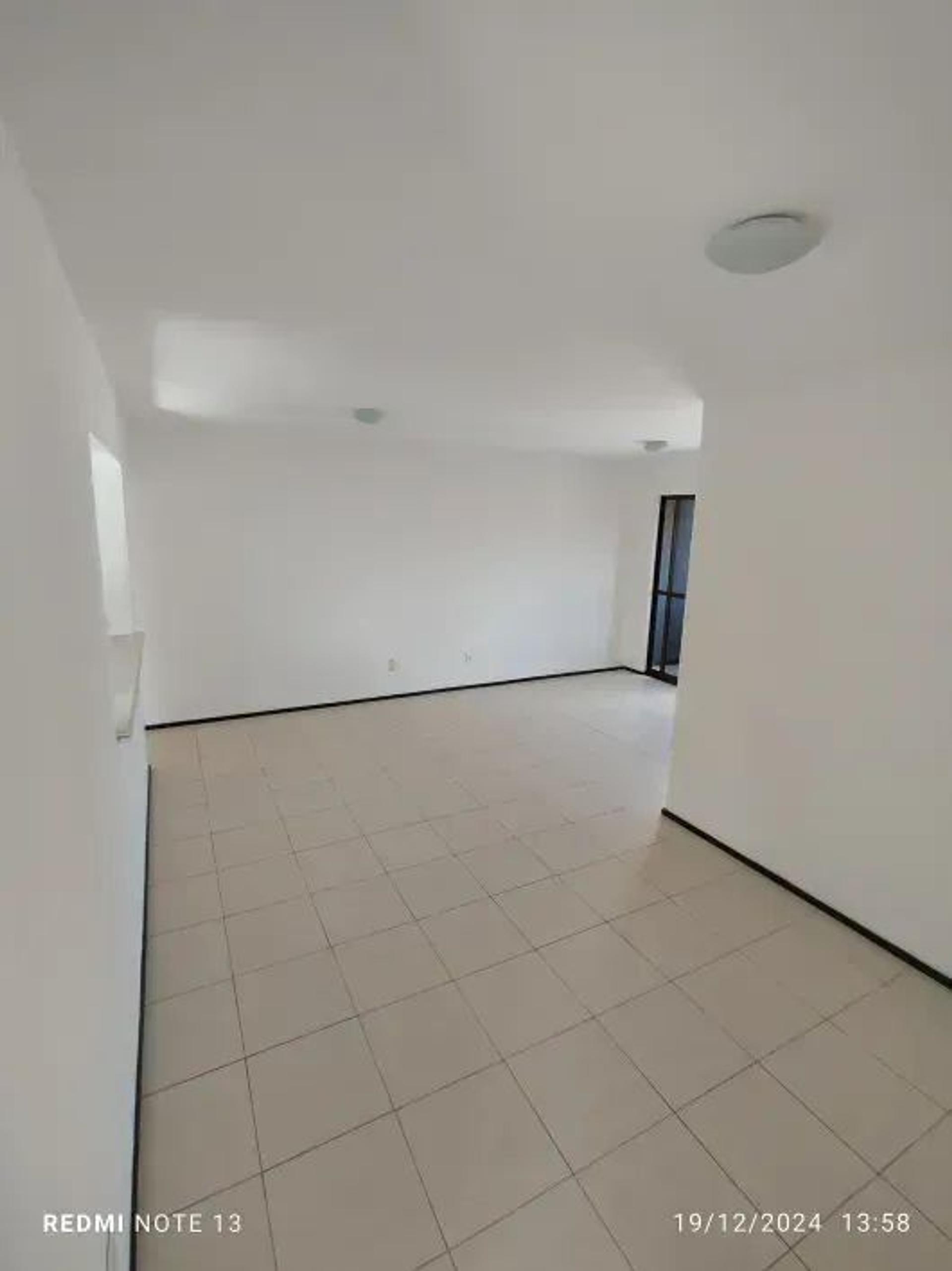 Imobiliaria Iguatu Trás UM Apartamento NO Bairro Meireles