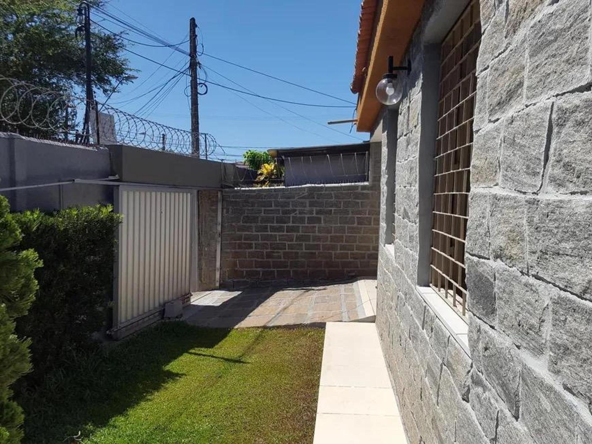 Casa para Venda, em Fortaleza, bairro Cidade 2000, 3 dormitórios, 3 banheiros, 1 suíte, 4 vagas - foto 3