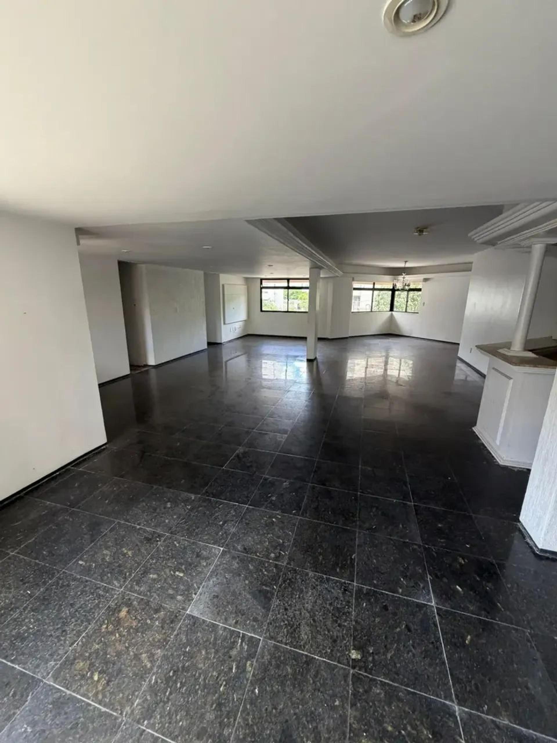 Apartamento À Venda No Meireles