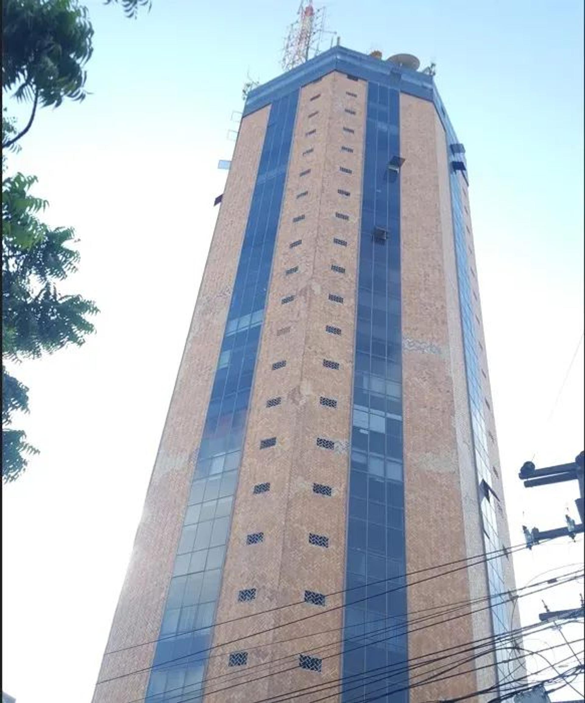 Vende-SE Sala Comercial NO Dionísio Torres Com 34M²