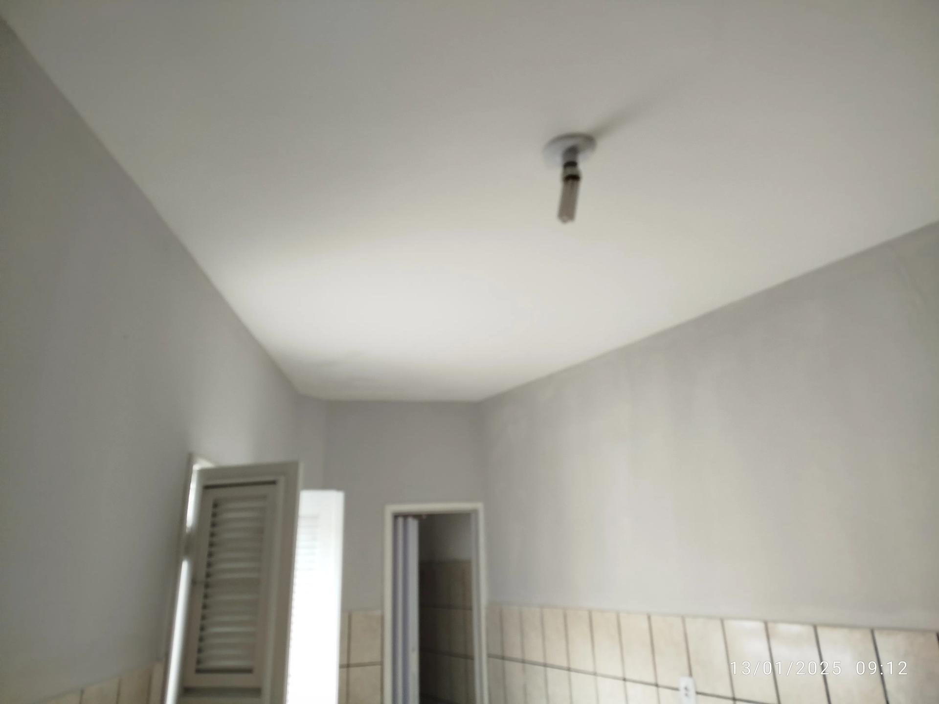 Casa na Rua Meton de Alencar, 56, Centro em Fortaleza, por R$ 900/Mês - Viva Real
