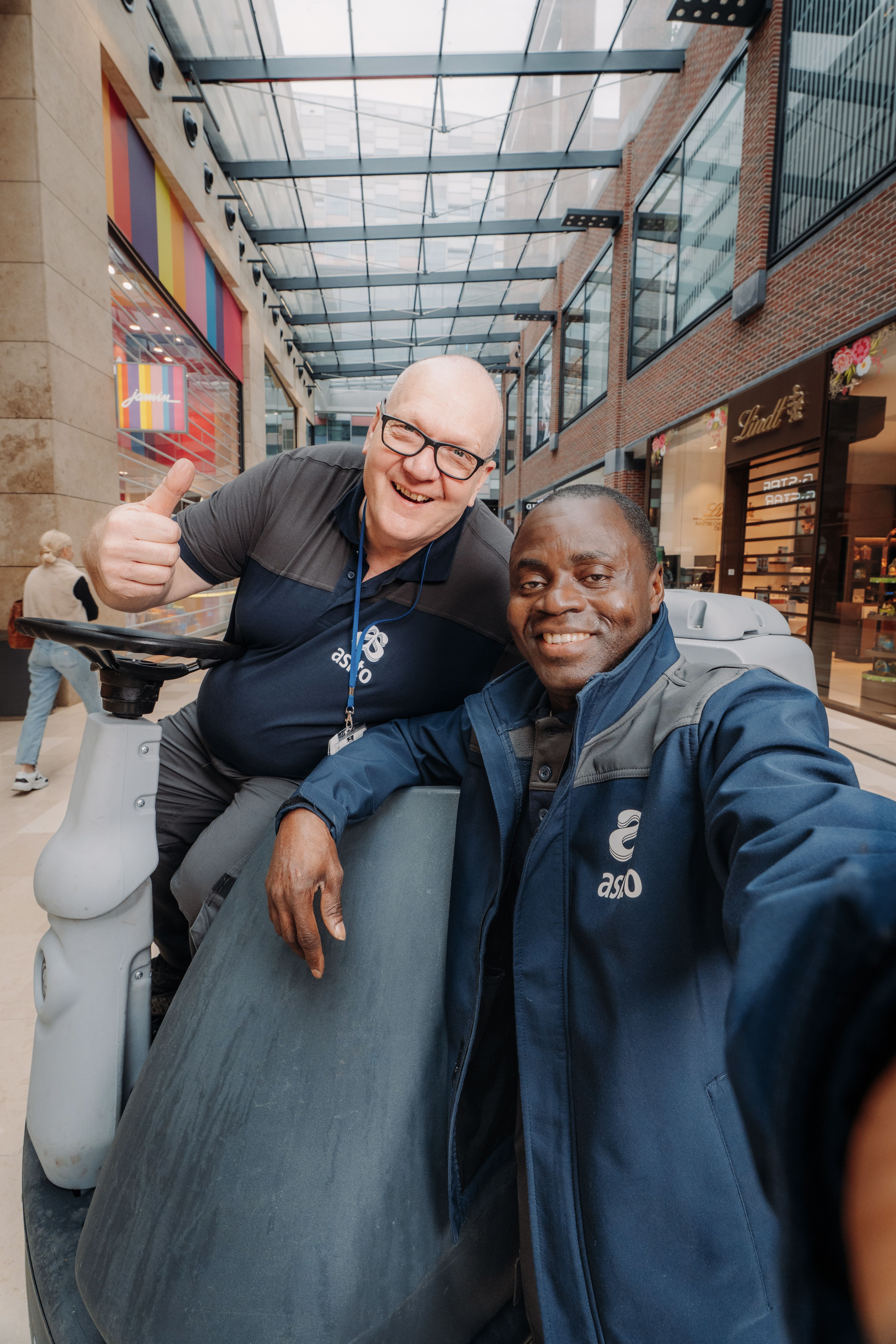 2 mannen hebben zin om het vak te leren