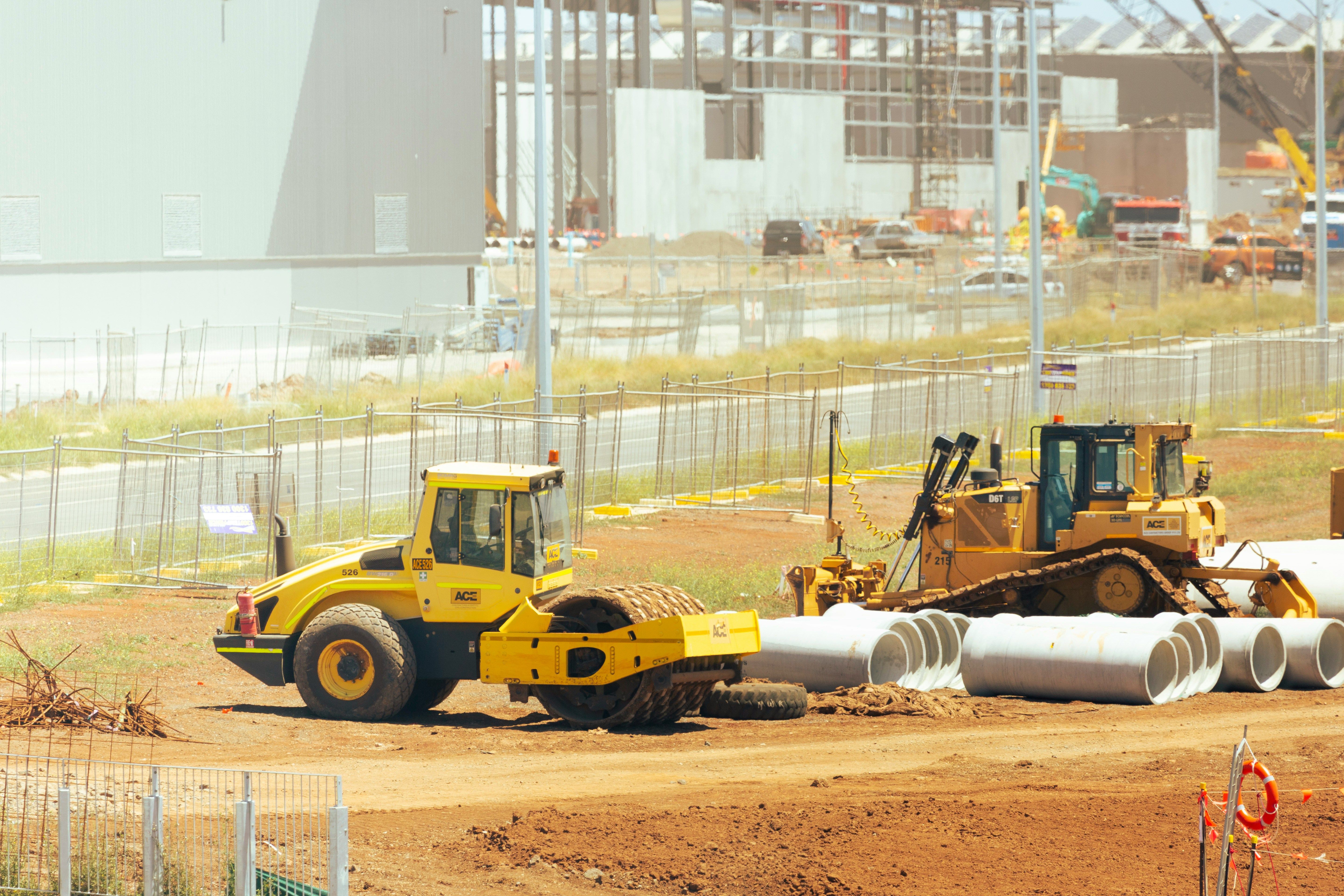Civil construction and earth moving equipment