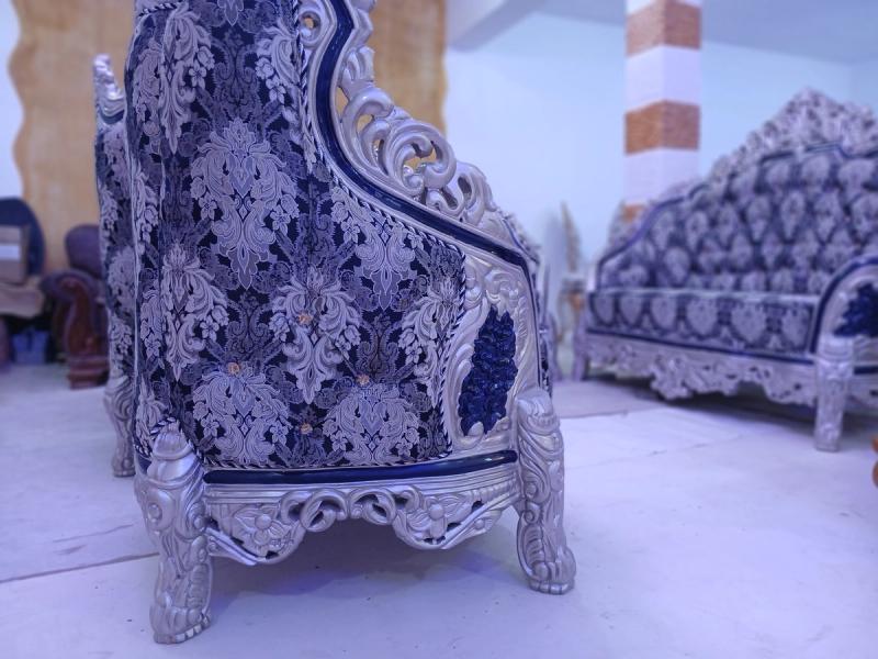 Royal Antique - view 5