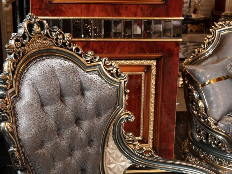 Royal Antique - view 3