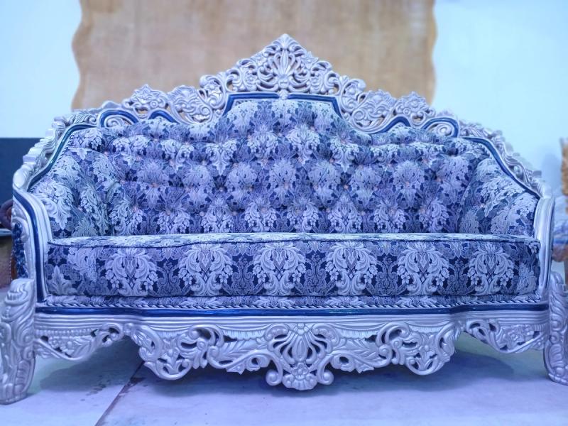 Royal Antique - view 3