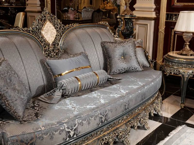 Royal Antique - view 2