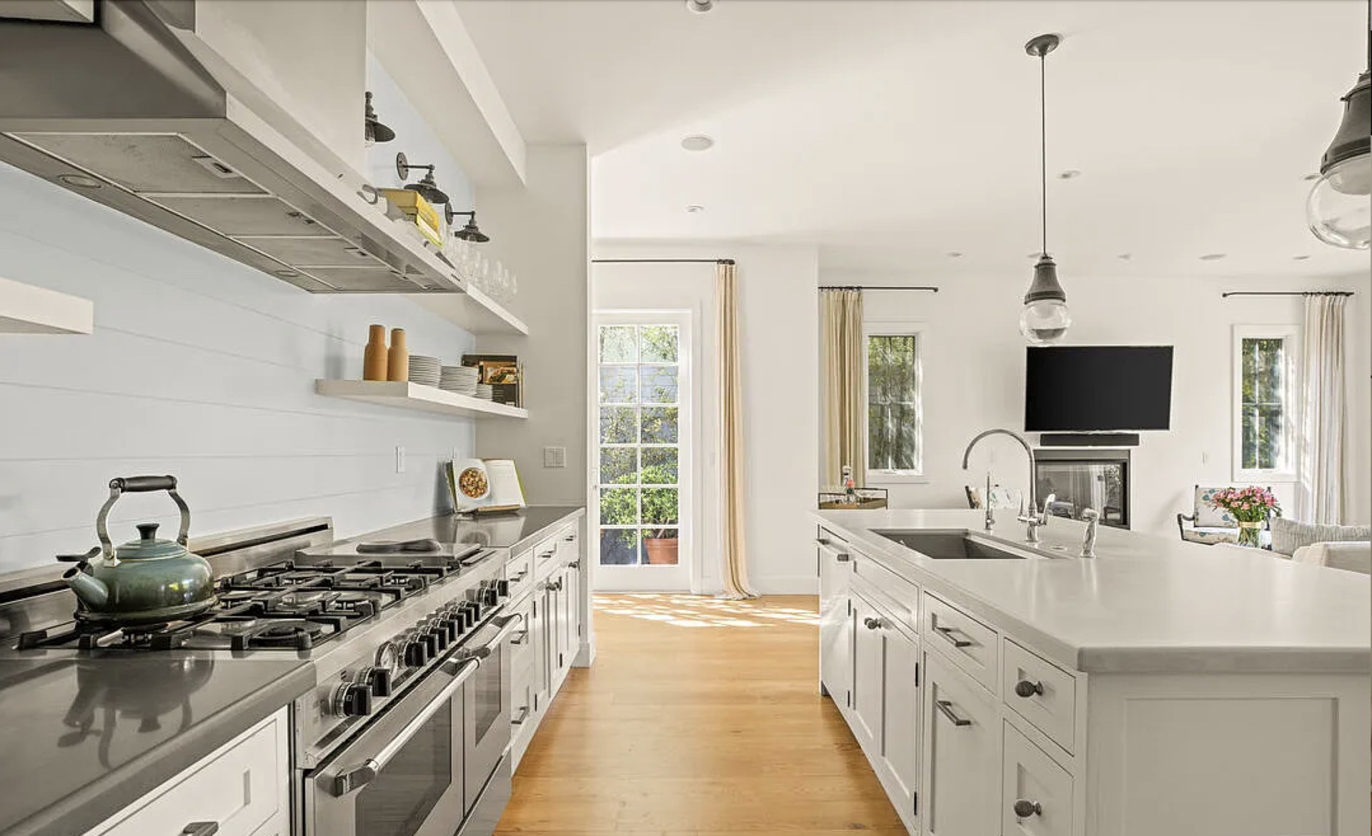 Modern Farmhouse Outdoor Kitchen Remodel by Bela Development project photo 4