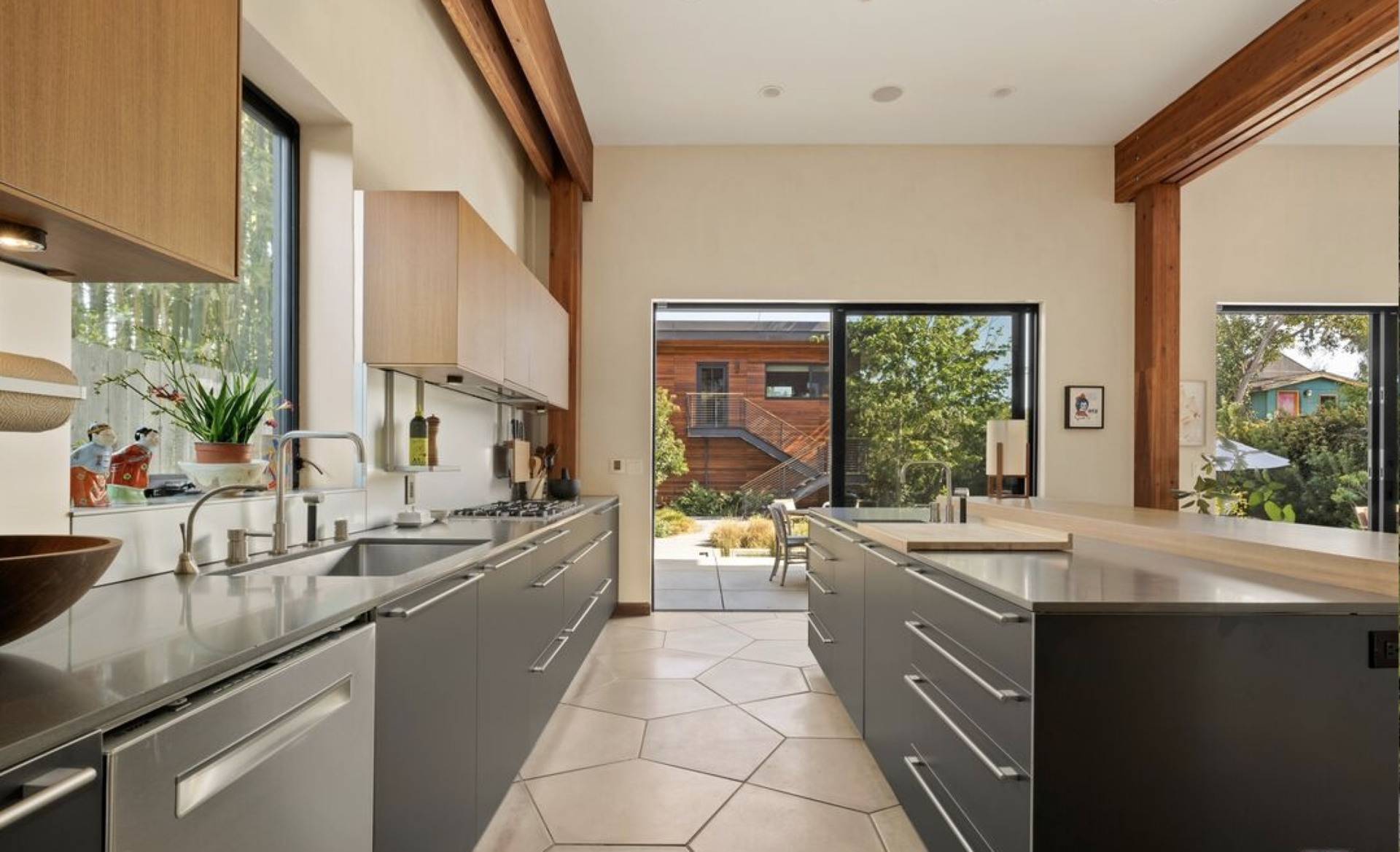 Outdoor Kitchen Remodel in Venice, CA by Bela Development project photo 2